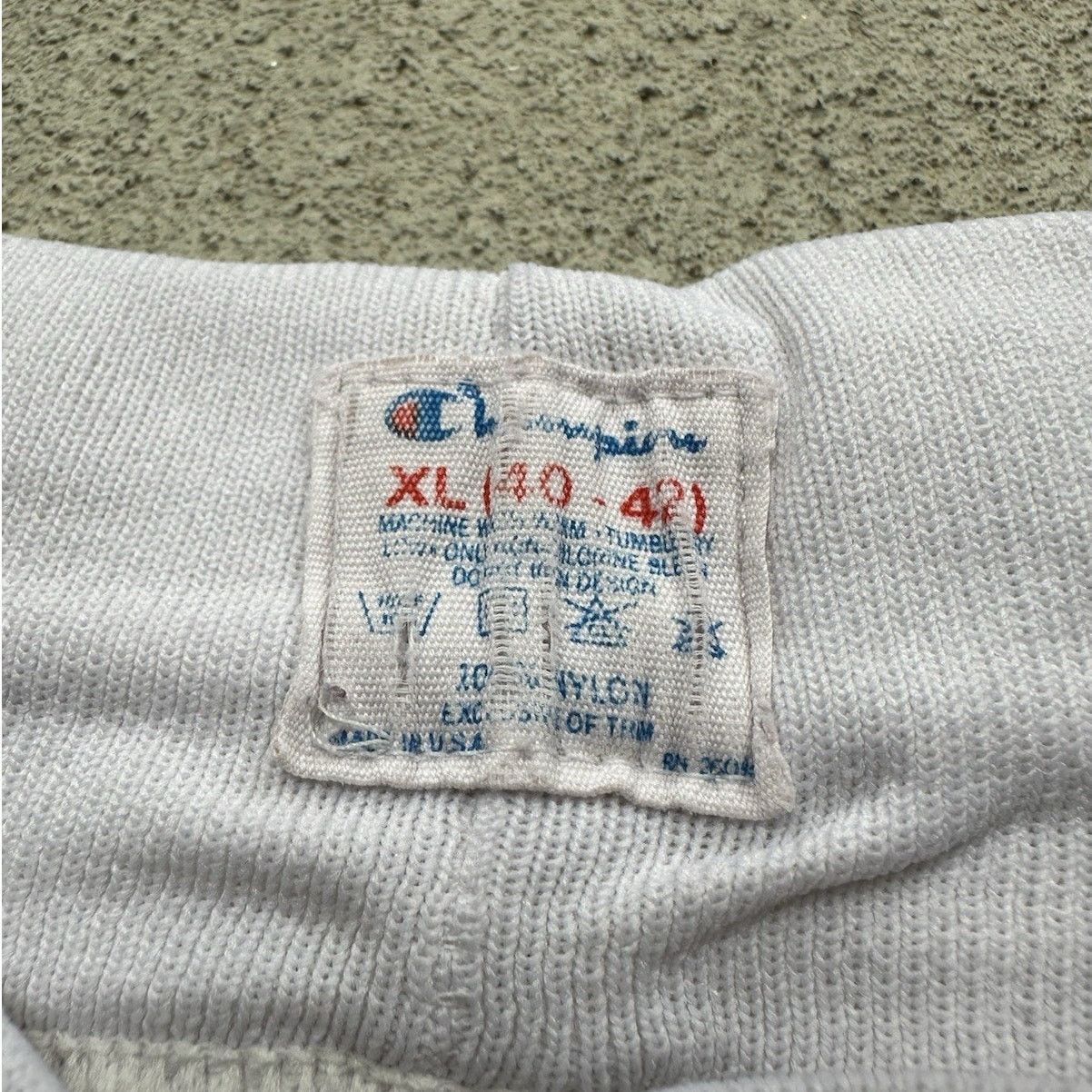 Champion × NBA × Vintage VTG Champion Chicago Bulls NBA Red Basketball Shorts Size XL Size US 34 / EU 50 - 6 Thumbnail