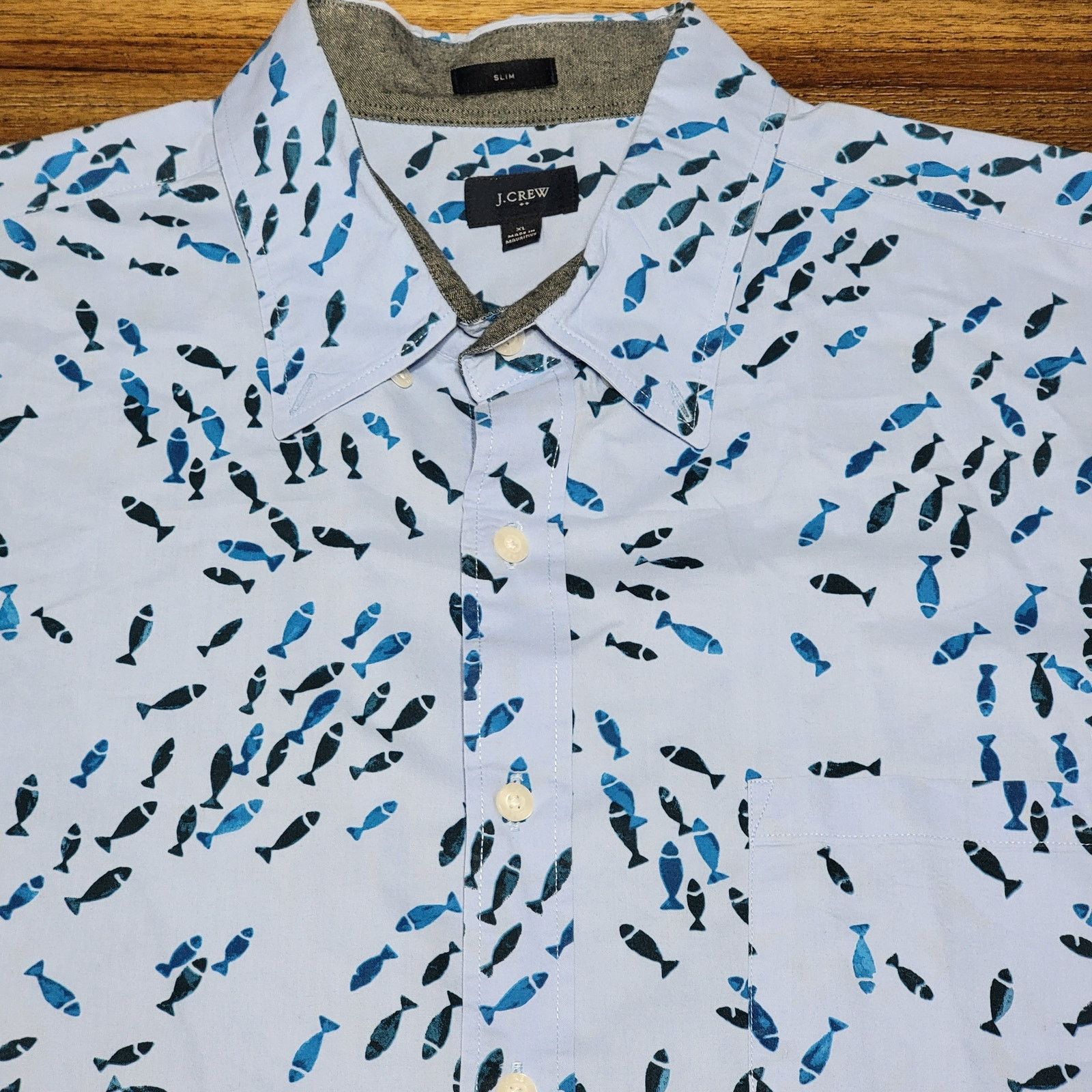 J.Crew J. Crew Short Sleeve Slim Button Up Shirt w/ Small Fish - XL Size US XL / EU 56 / 4 - 2 Thumbnail