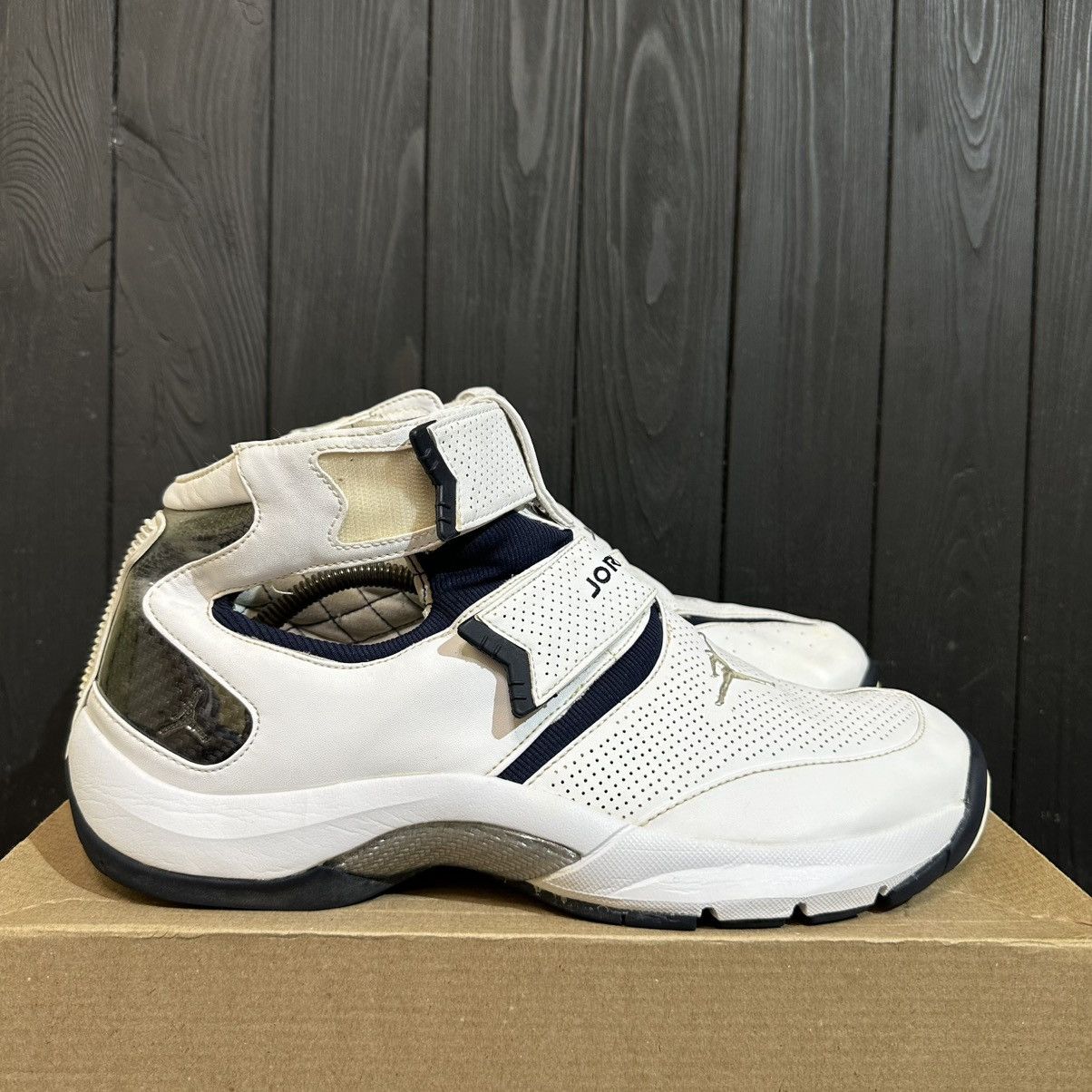 Nike × Vintage Vintage Nike Air Jordan White Sneakers Size 45.5 EU 11.5 US Size US 11.5 / EU 44-45 - 1 Thumbnail