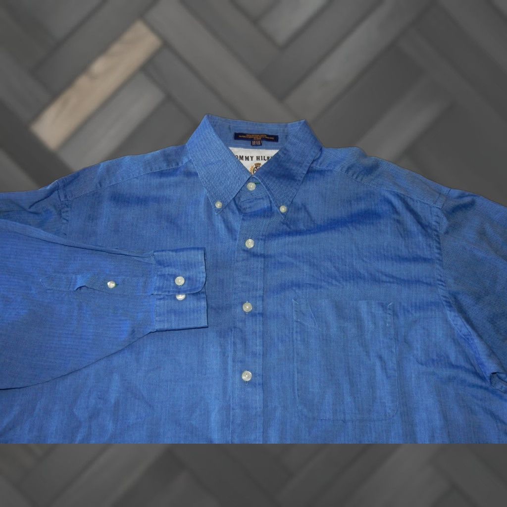 Tommy Hilfiger Tommy Hilfiger Dress Shirt Men 16.5-32/33 Blue Long Sleeve 16.5 16.5-32/33 Mens Shirt Dress Shirt Blue 90s? Size 42R - 1 Thumbnail