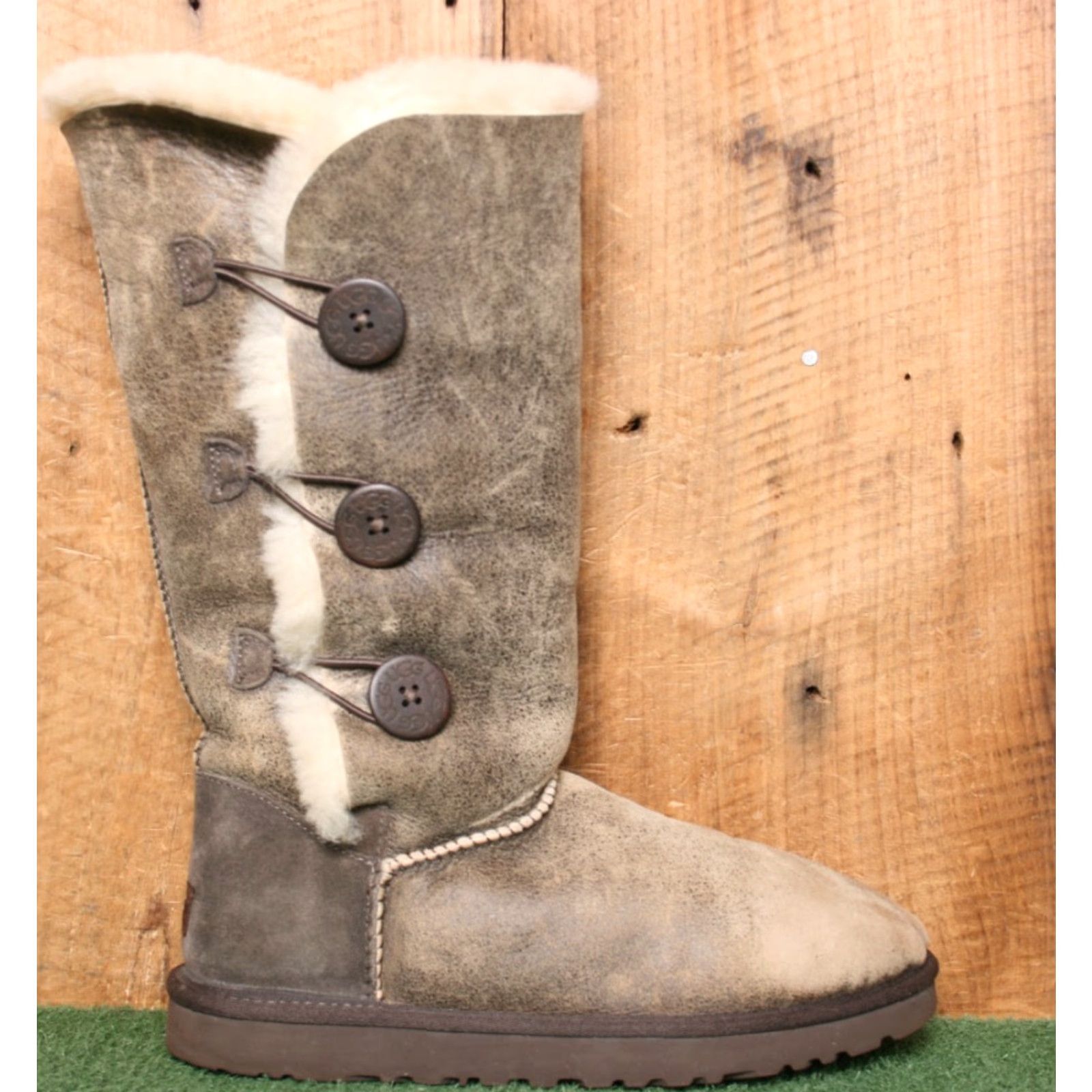 Ugg VINTAGE UGG Bailey Button Triplet Boot Women Leather Shearling Winter Brown 9 Womens Boots Size US 7 / IT 37 - 2 Thumbnail