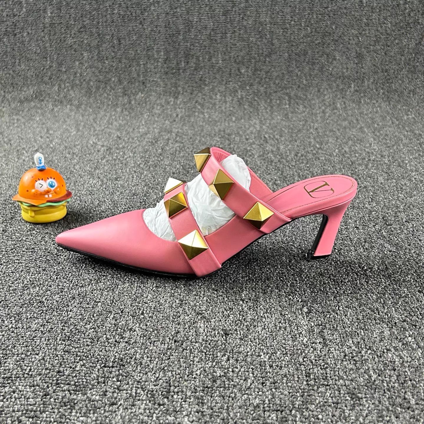 Valentino Valentino pink heels gold large studs size 37.5 Size US 7 / IT 37 - 3 Thumbnail