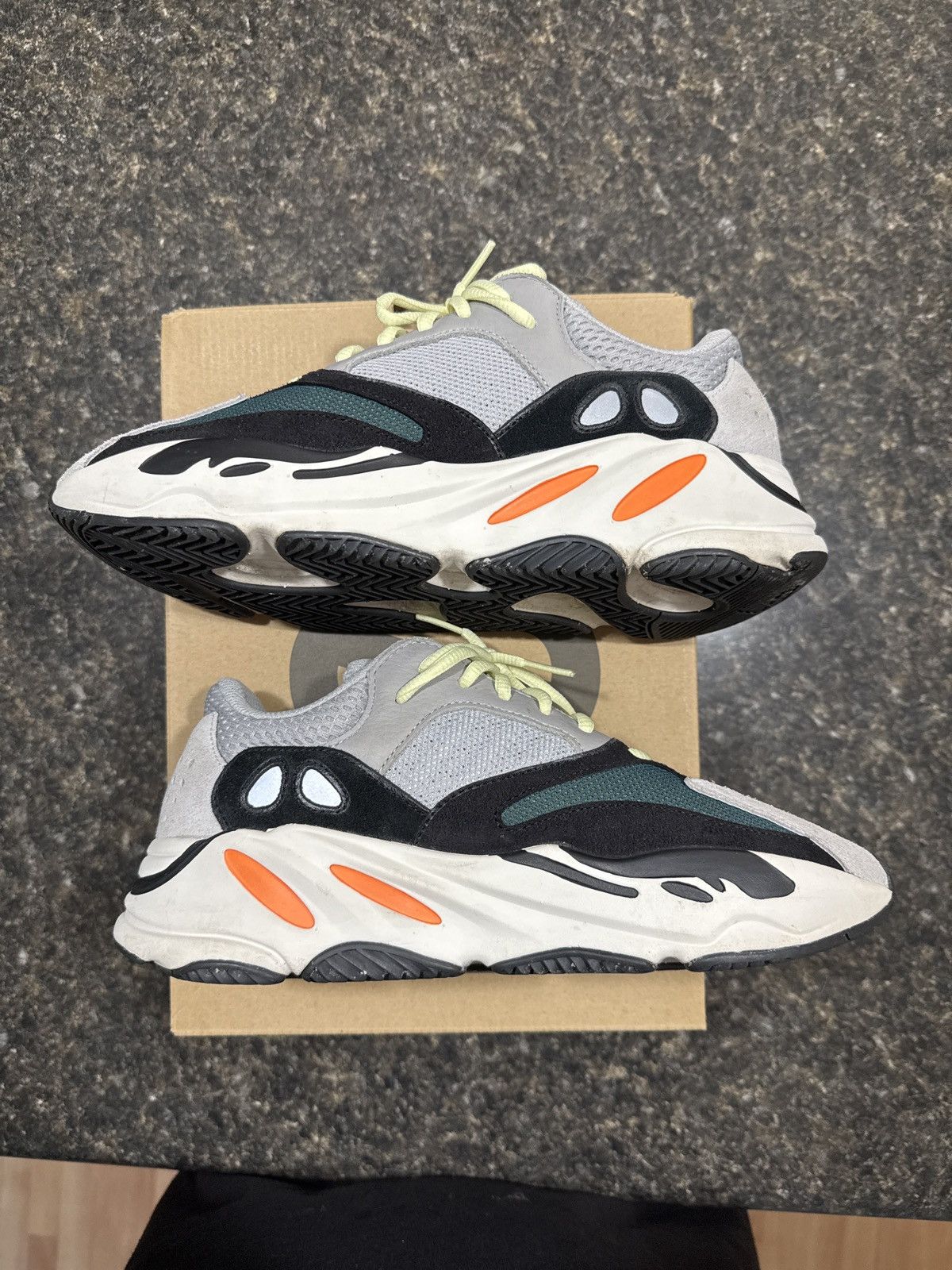 Adidas × Yeezy YEEZY BOOST 700 x ADIDAS Size US 8 / EU 41 - 5 Thumbnail