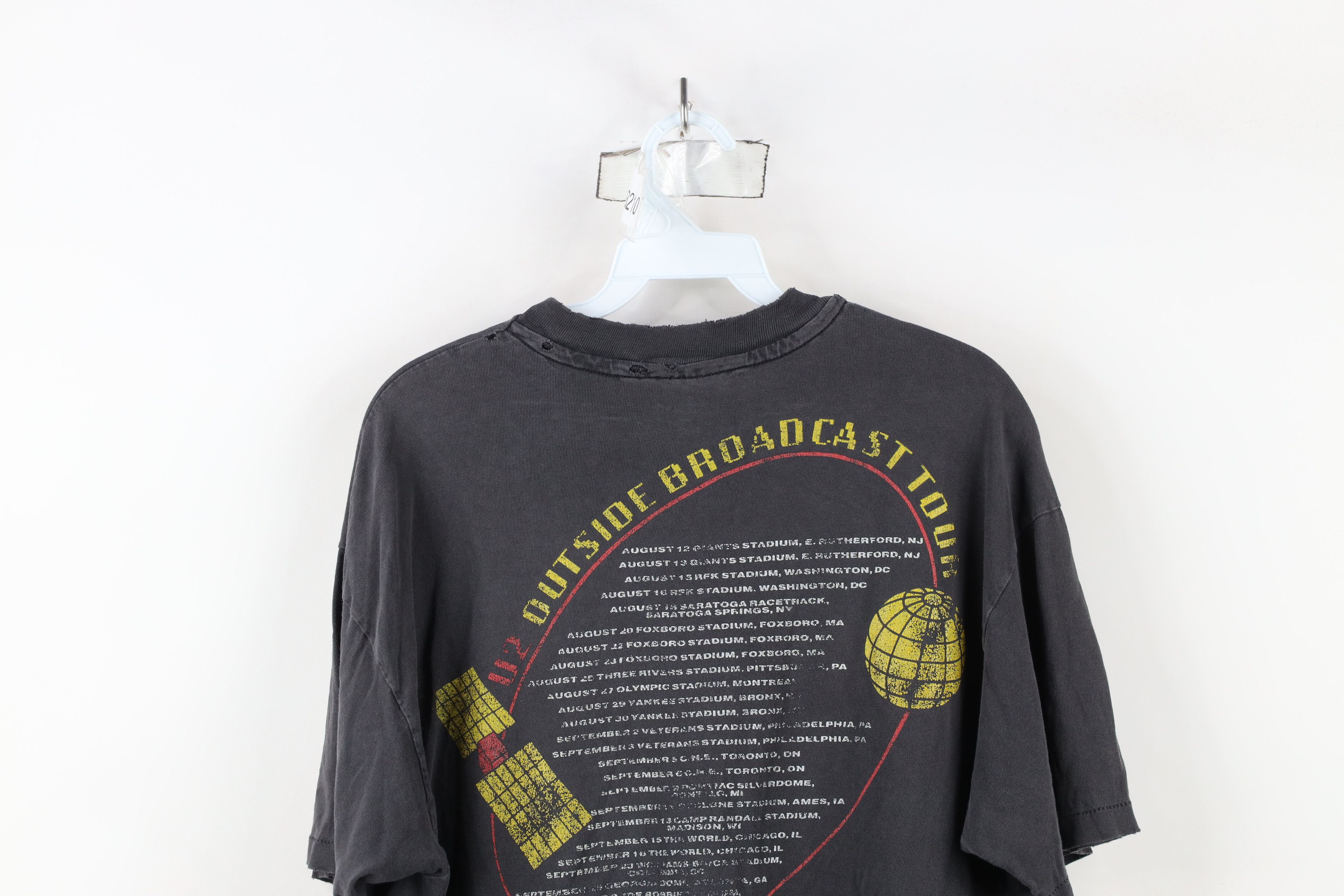 Vintage Vintage 90s Outside Broadcast Tour U2 Band T-Shirt USA Size US L / EU 52-54 / 3 - 14 Thumbnail