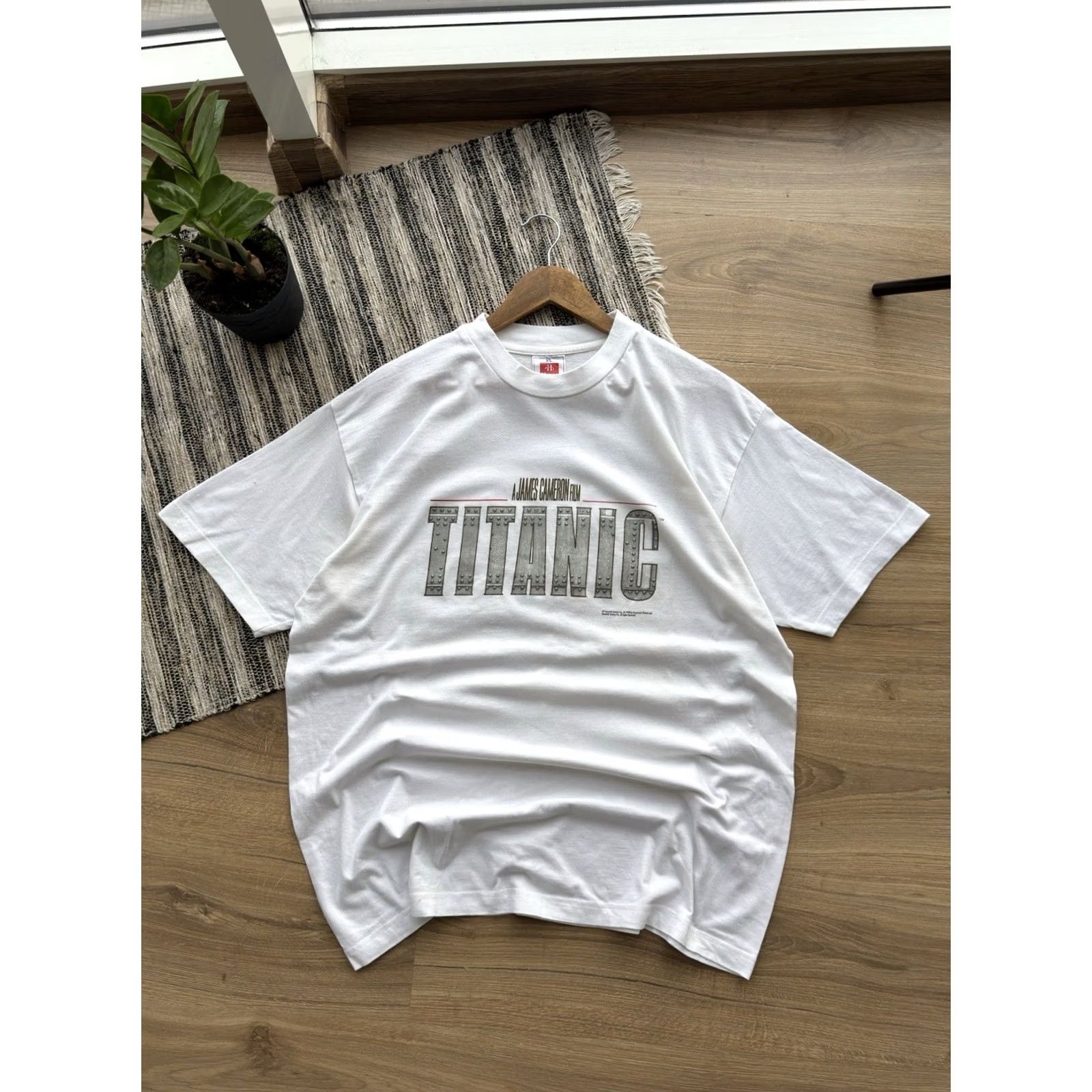 Hanes VINTAGE Titanic Movie White T-shirt Hanes XL Mens Short Sleeve Cotton Logo 1998 90s Merch USA Movie Titanik Size US XL / EU 56 / 4 - 2 Thumbnail