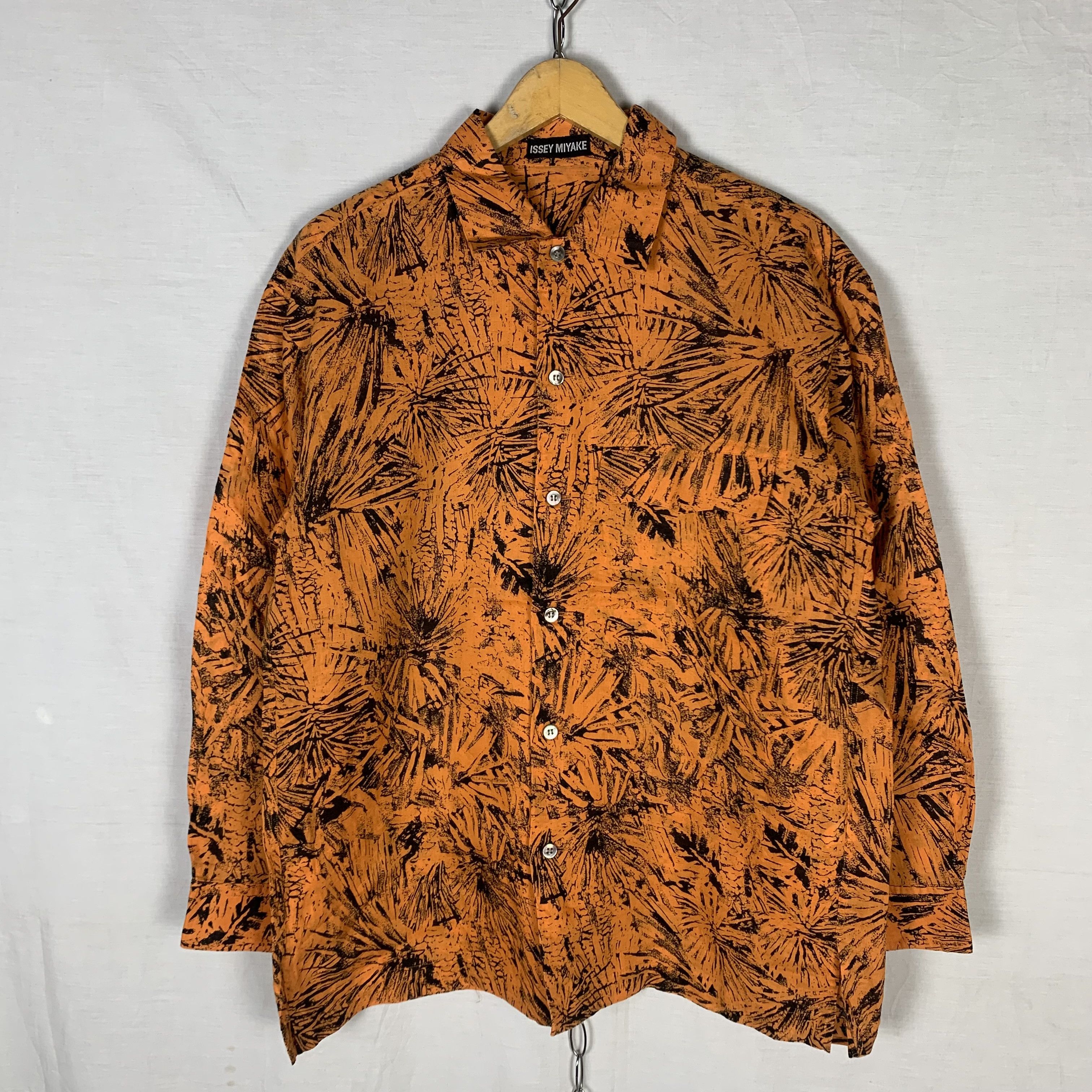 Issey Miyake Vintage Issey Miyake Printed Button Up Shirt Size US M / EU 48-50 / 2 - 1 Thumbnail