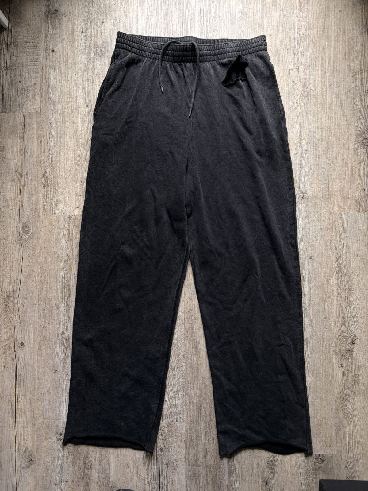 Balenciaga Balenciaga Cropped Sweatpants washed black Size US 32 / EU 48 - 5 Thumbnail