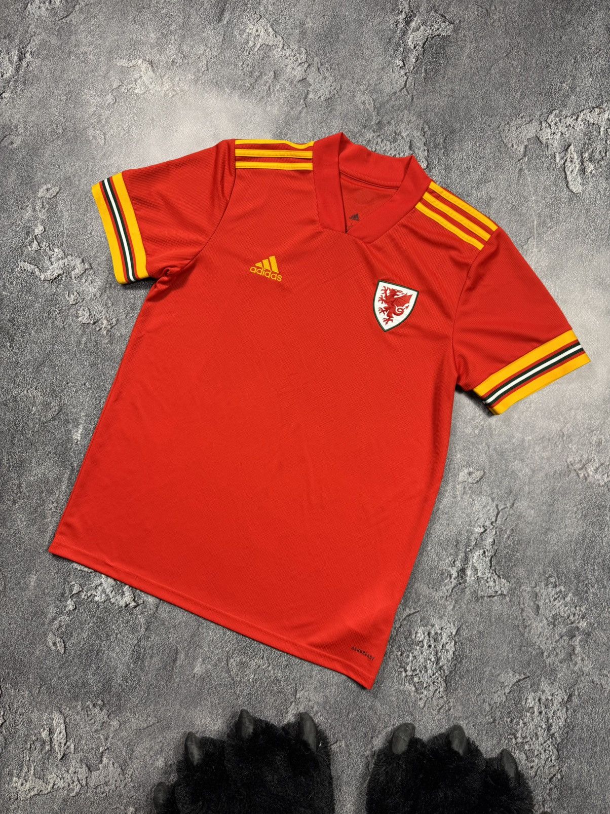 Adidas Adidas Wales Home Jersey 2020-2021 — Perfect Condition Size US L / EU 52-54 / 3 - 1 Thumbnail