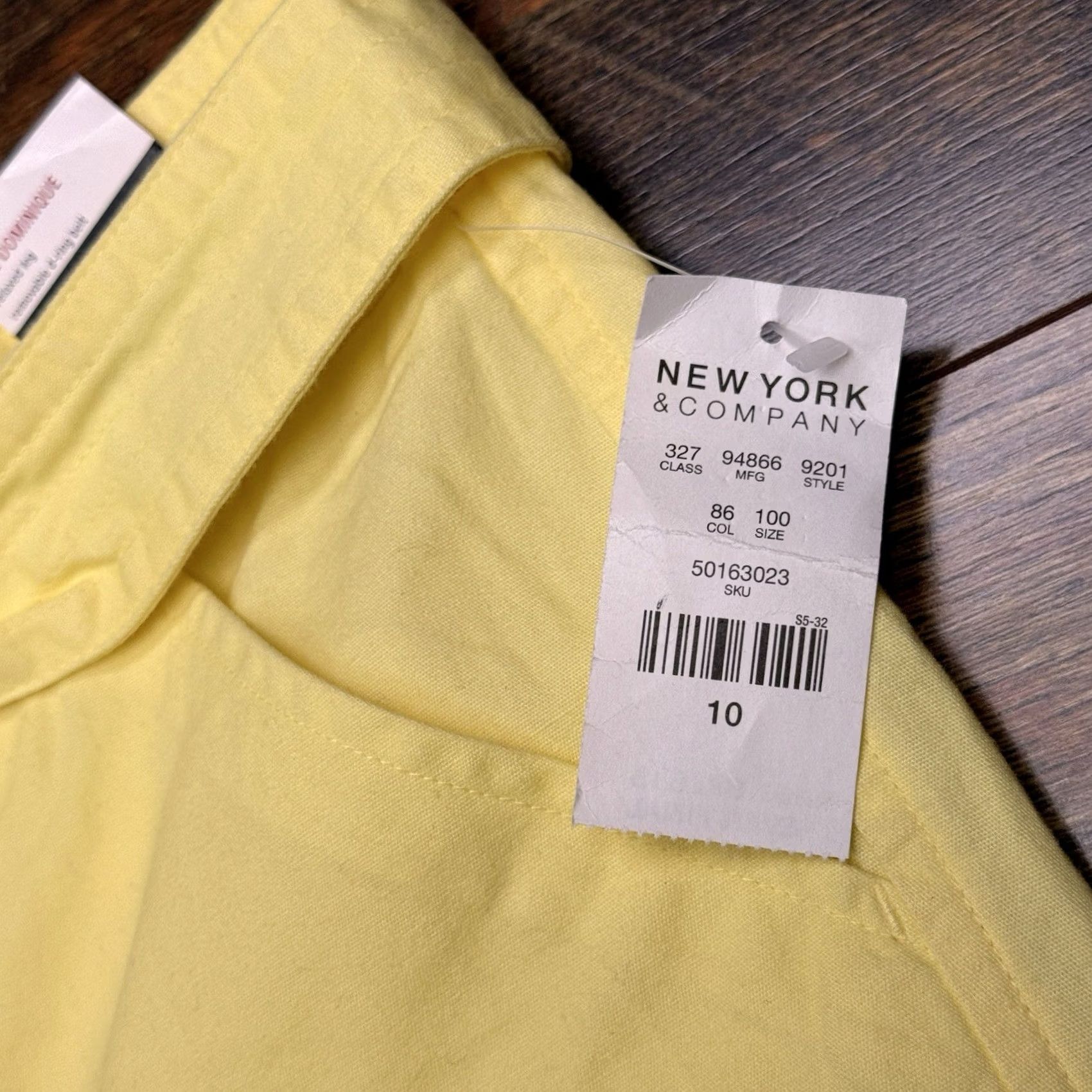 Vintage New York & Company Capri Pants Womens 10 Yellow Belted Flat Front Cotton Straight Leg 23.5 Inseam Regular Fit Summer Spring Fall Casual Size 32" / US 10 / IT 46 - 4 Thumbnail