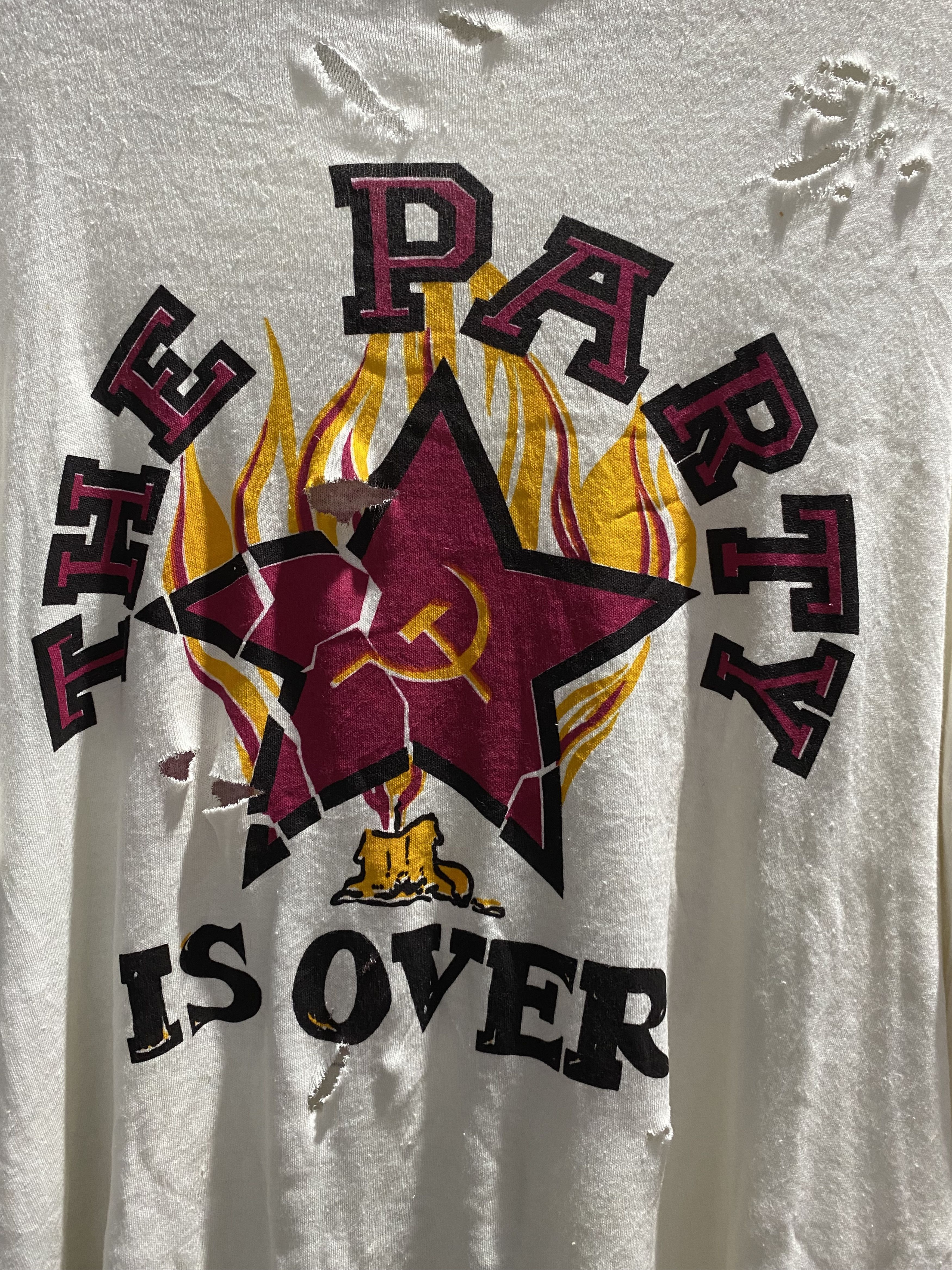 Other VINTAGE MC LENIN’S PARTY IS OVER THRASHED TSHIRT Size US L / EU 52-54 / 3 - 3 Thumbnail
