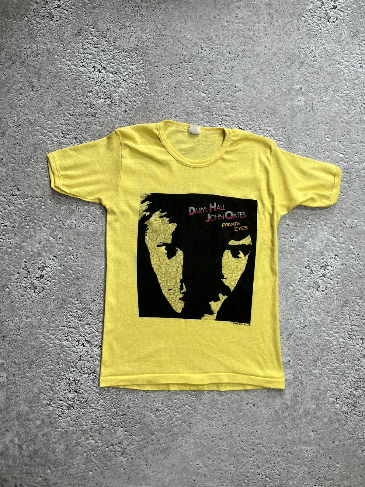Band Tees 1981 Hall & Oates Tour T-Shirt Women’s Made in USA Size L Size L / US 10 / IT 46 - 1 Thumbnail