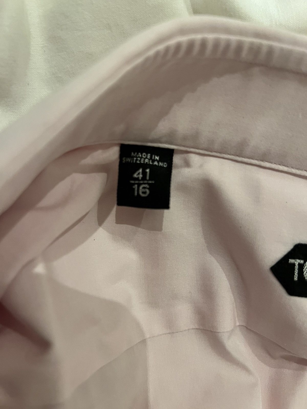 Tom Ford TOM FORD Pink Dress Shirt Size 16 41 Long Sleeves Cotton Size US M / EU 48-50 / 2 - 9 Thumbnail