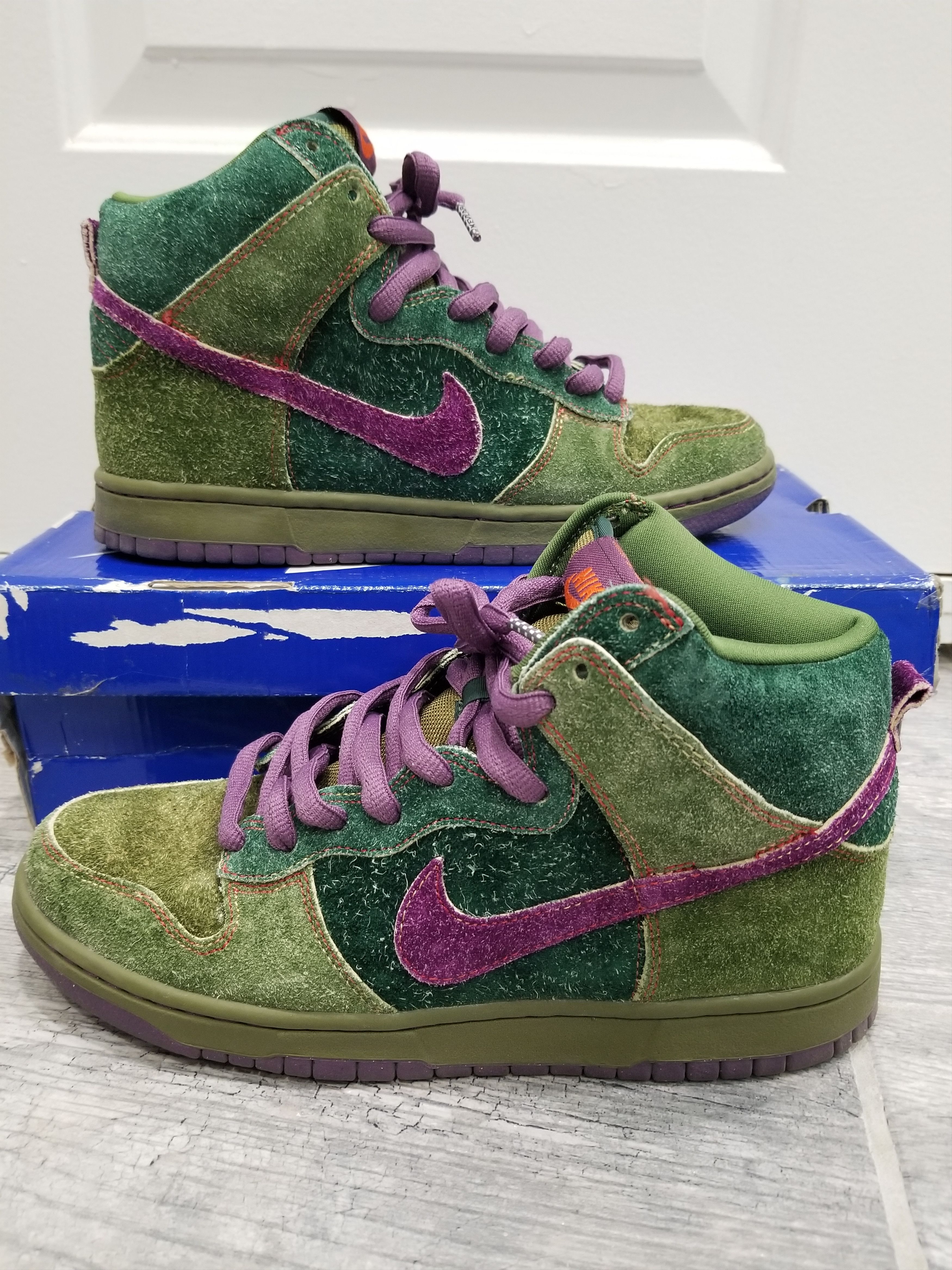 image of Nike Sb Hi "skunk" Shoes in Green, Men's (Size 7)