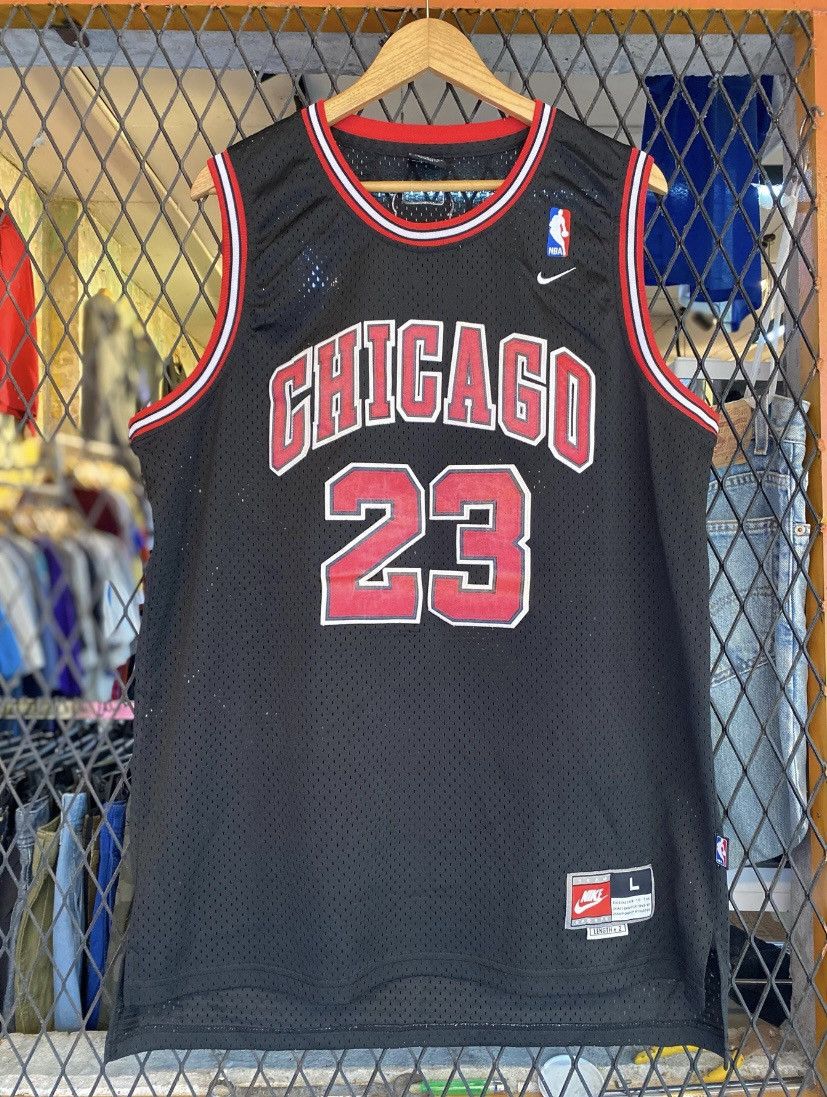 NBA Rare Chicago Bulls Michael Jordan 23 Vintage Jersey T shirt Size US L / EU 52-54 / 3 - 2 Thumbnail