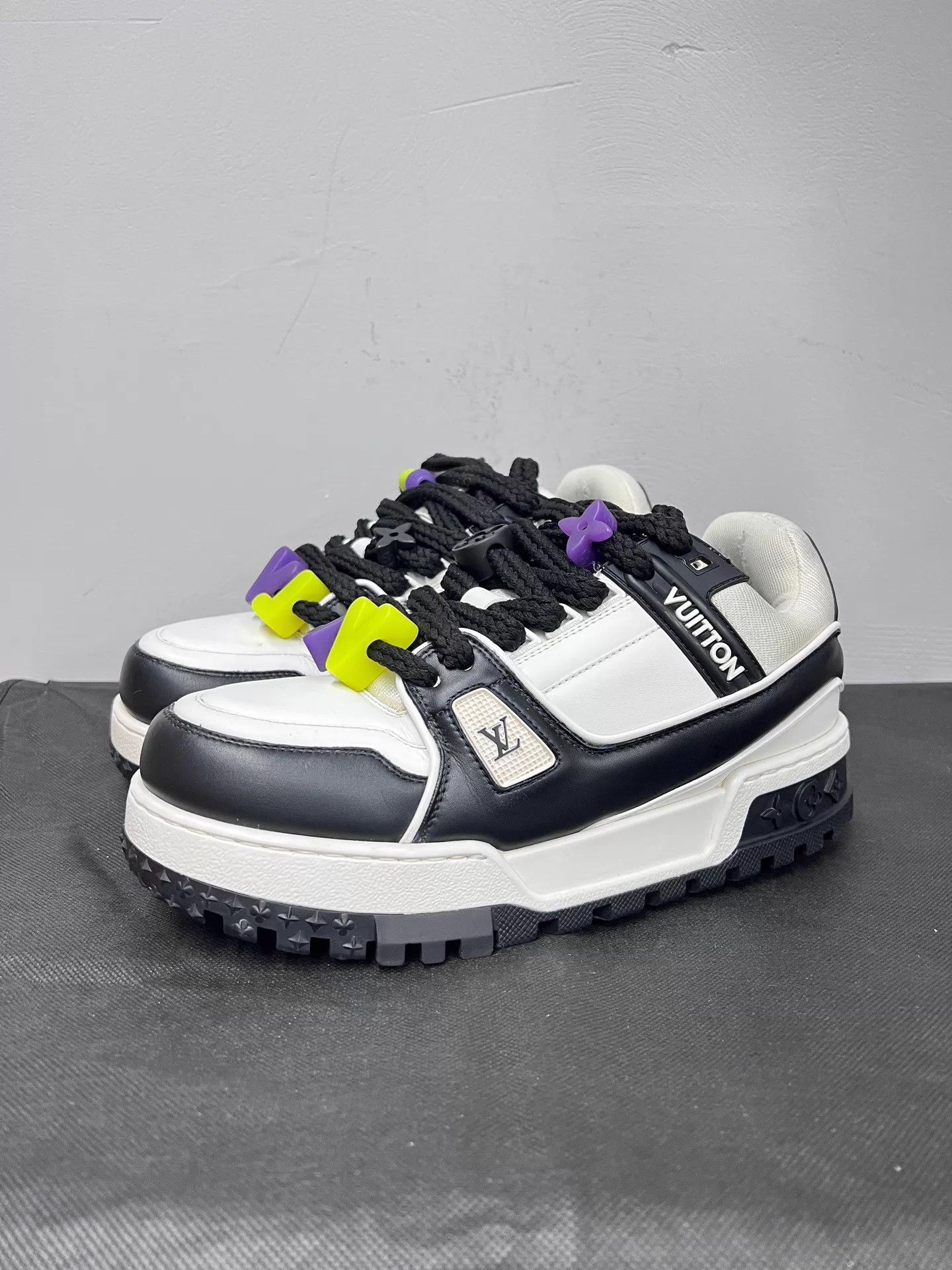Louis Vuitton LV Trainer Maxi Low-Top B&W 6/40 Like New Size US 7 / EU 40 - 1 Thumbnail