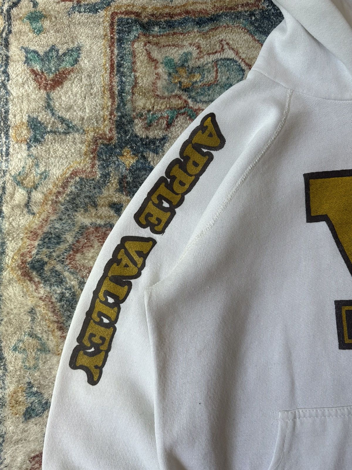 Vintage Vintage Apple Valley Logo Hoodie Medium Size US M / EU 48-50 / 2 - 5 Thumbnail