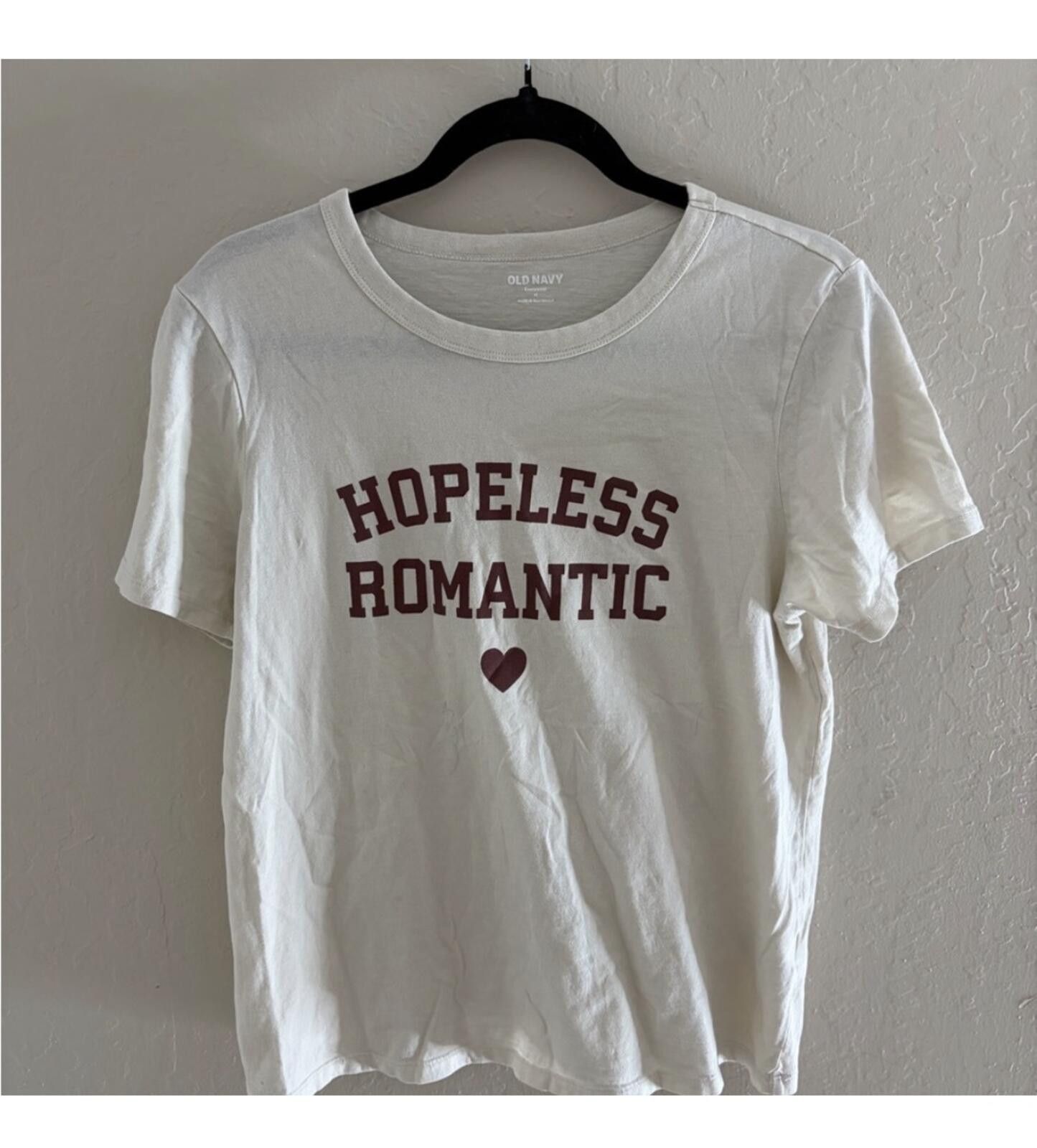 Old Navy Old Navy Cream 'Hopeless Romantic' Tee Size M / US 6-8 / IT 42-44 - 1 Thumbnail