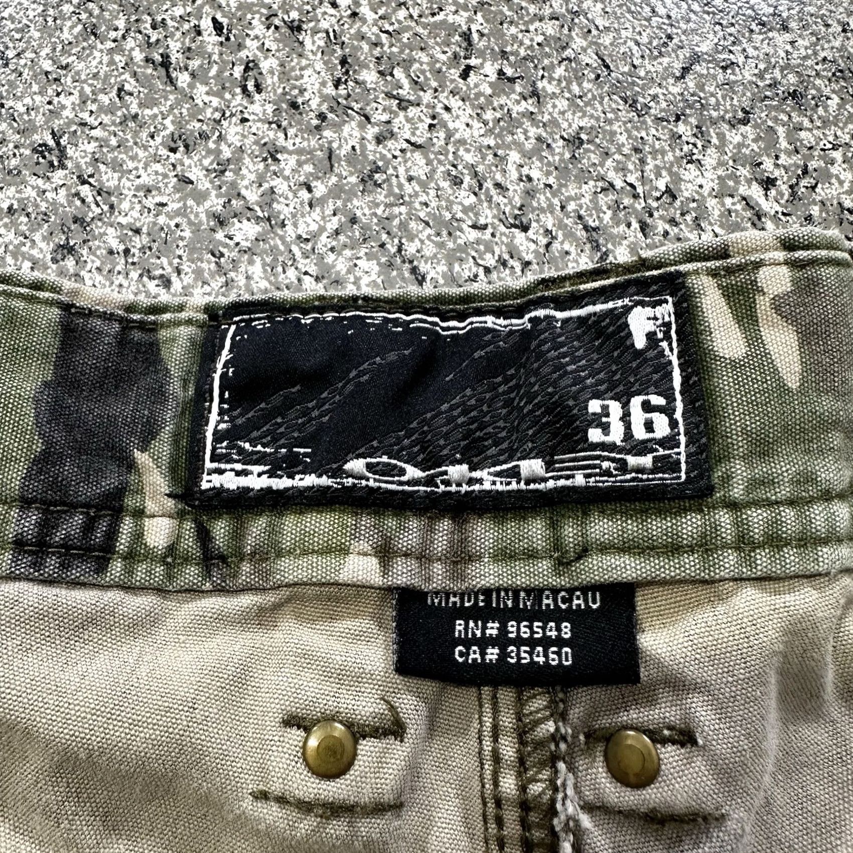 Oakley VINTAGE Oakley Cargo Shorts Mens 36 Green Camouflage Cotton Pockets 90s Y2K Cargo Size US 36 / EU 52 - 2 Thumbnail
