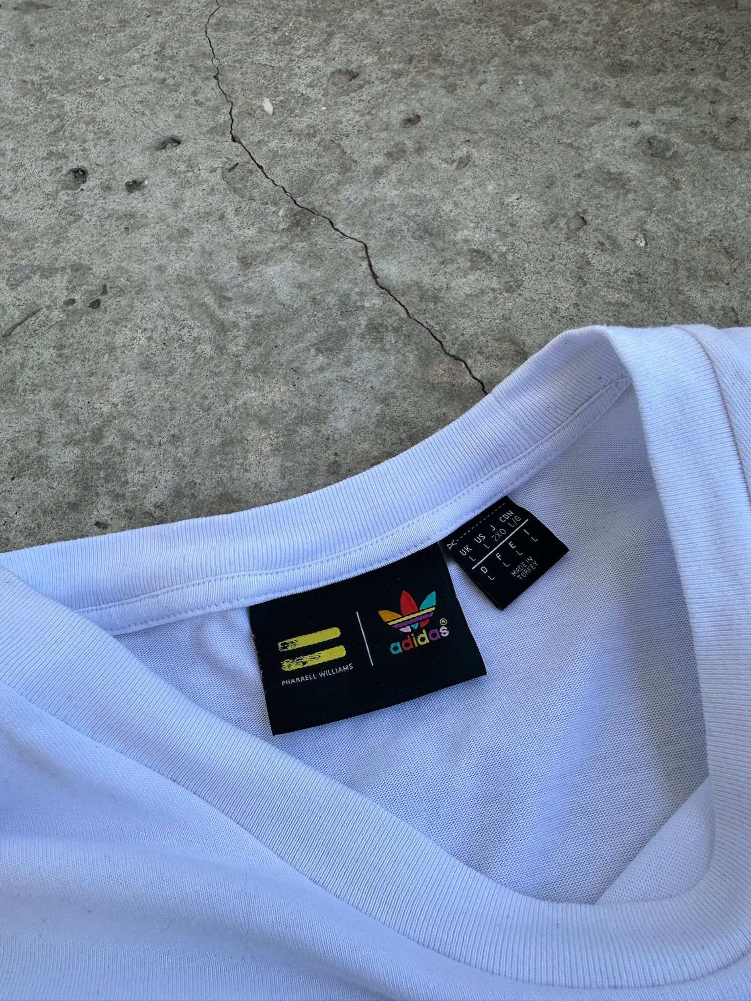 Adidas × Pharrell Adidas x Pharell Williams T-shirt Size US L / EU 52-54 / 3 - 7 Thumbnail