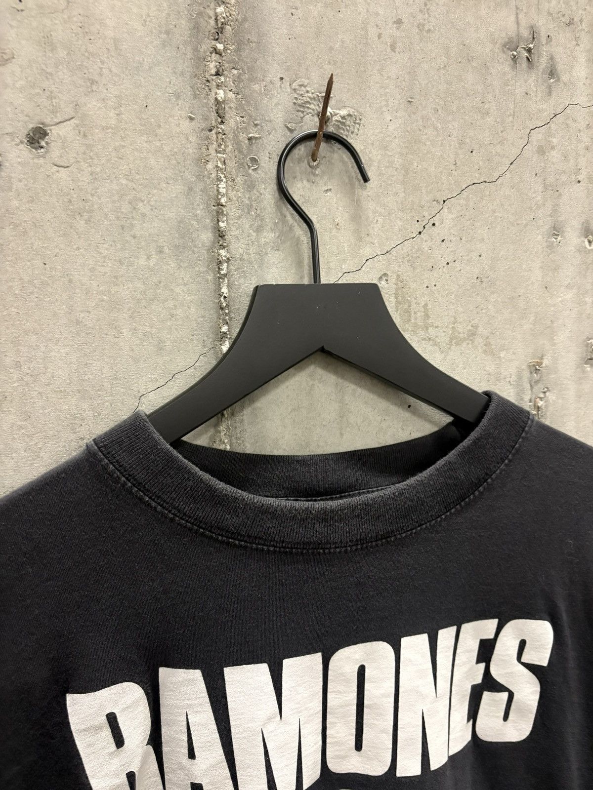 Band Tees Vintage Ramones Shirt Thrashed Faded Grunge Band Euro Size US XL / EU 56 / 4 - 6 Thumbnail