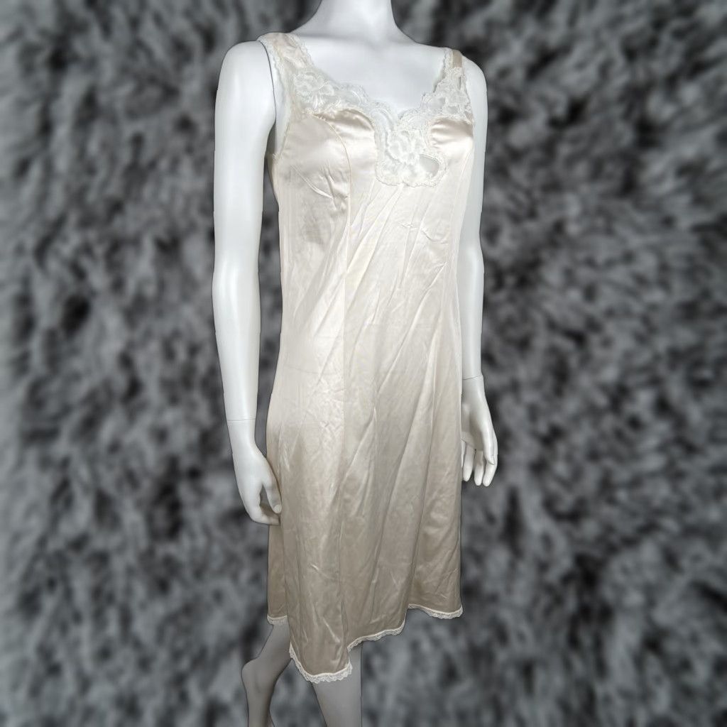 VINTAGE Body Chic Nylon Slip Dress Women's Medium Pink Satin Soft