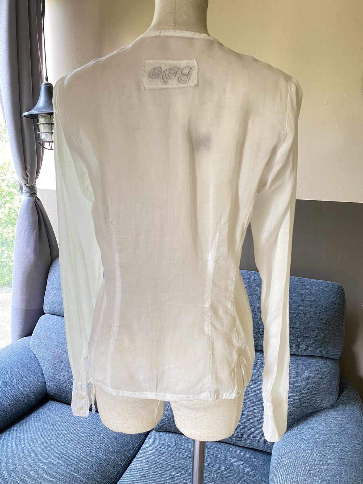 Marithe + Francois Girbaud MARITHE + FRANÇOIS GIRBAUD White shirt with blue embroidery Size M / US 6-8 / IT 42-44 - 2 Thumbnail