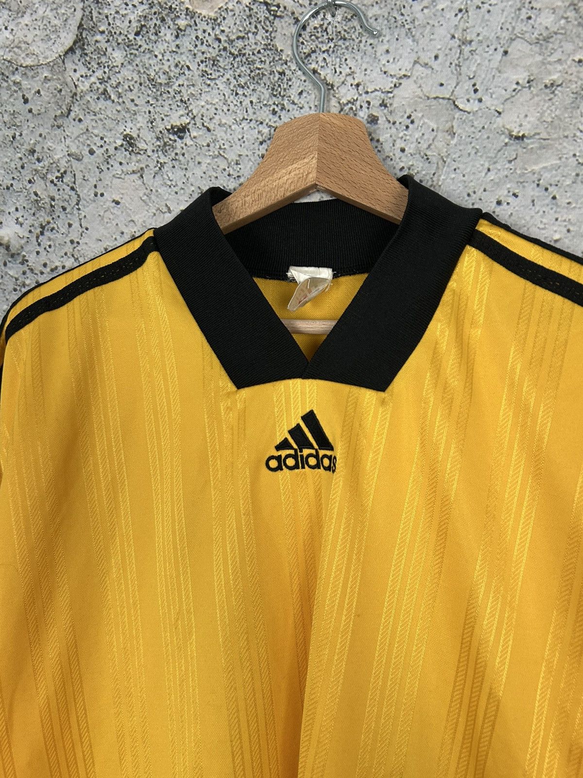 Adidas Vintage Adidas Soccer Jersey Football Streetwear Sport Hype Size US L / EU 52-54 / 3 - 4 Thumbnail