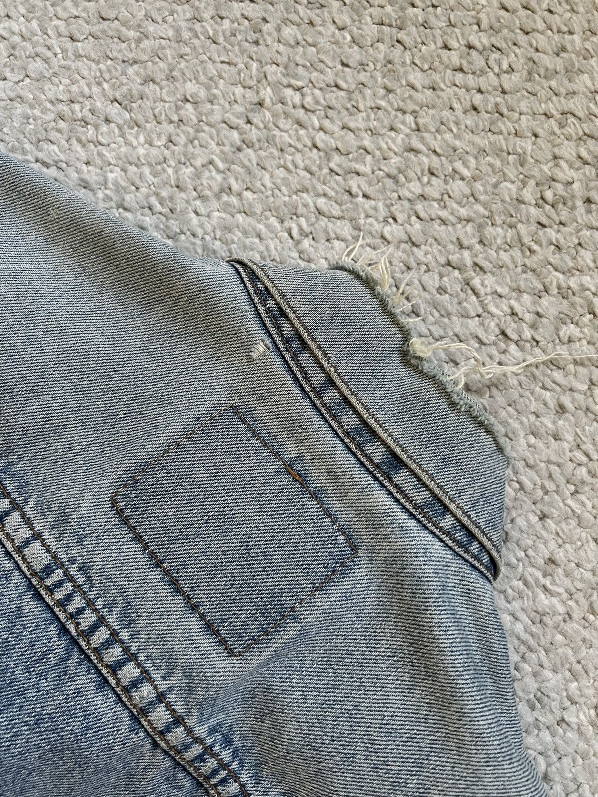 Levi's Vintage Distressed Denim Jacket Size US M / EU 48-50 / 2 - 9 Thumbnail