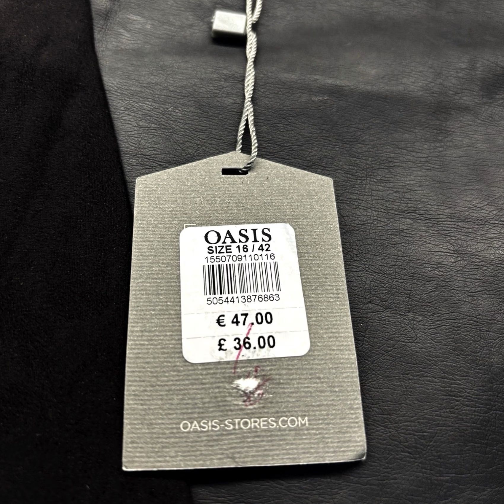 Vintage Oasis Mini Skirt UK16 Black Faux Leather Fabric Panel Contrast New With Defects Skirt Womens UK16 Black Faux Leather Panel Contrast Size 38" / US 16 / IT 52 - 7 Thumbnail