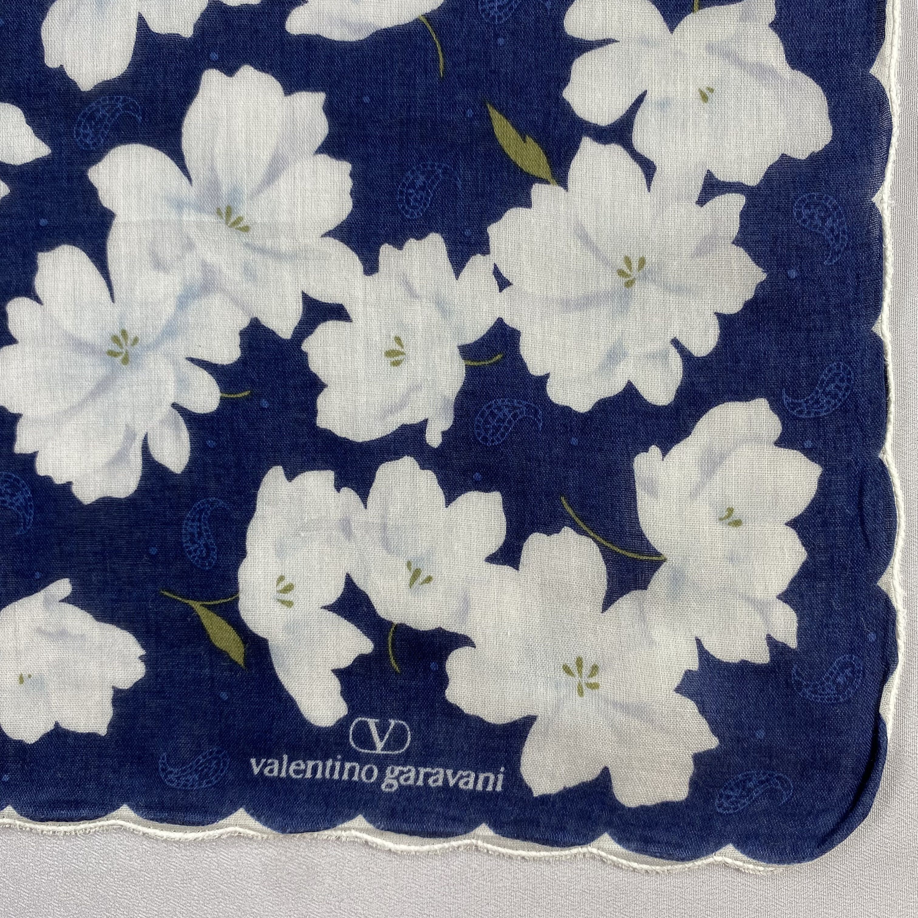 Valentino × Vintage Valentino Garavani Bandana/ Handkerchief / Neckerchief-P1564 Size ONE SIZE - 3 Thumbnail