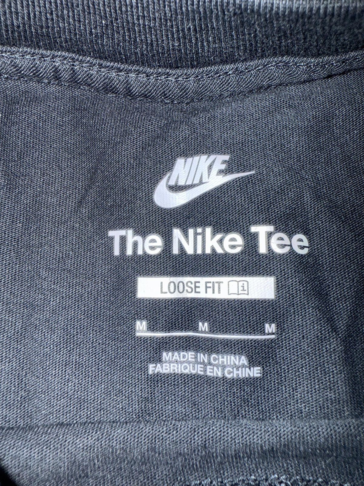 Nike Nike Big Kid’s (Girl’s) NSW Daisy Smiley Boxy T-shirt Sample Size M / US 6-8 / IT 42-44 - 3 Thumbnail