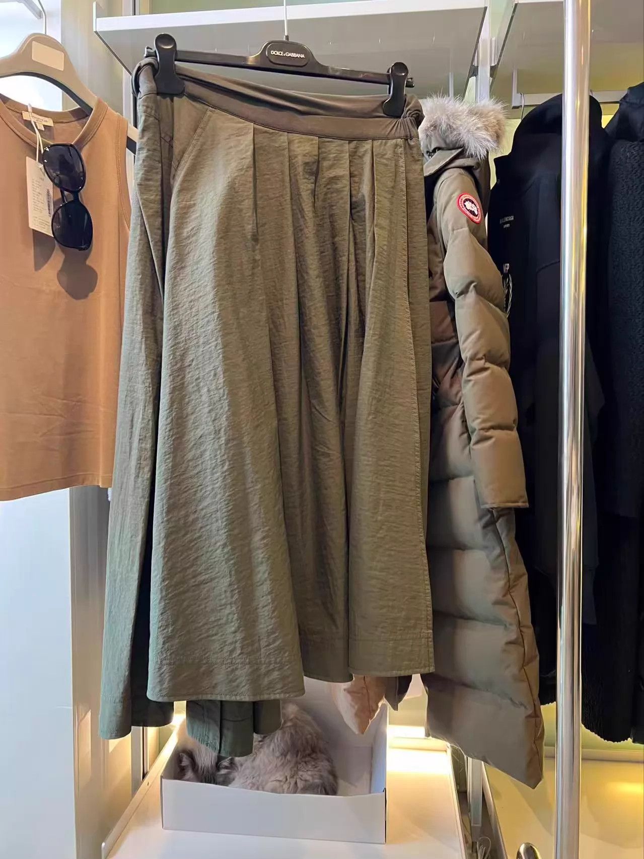 Donna Karan Donna Karan women's military green cotton-nylon skirt 6 Size 28" / US 6 / IT 42 - 2 Thumbnail