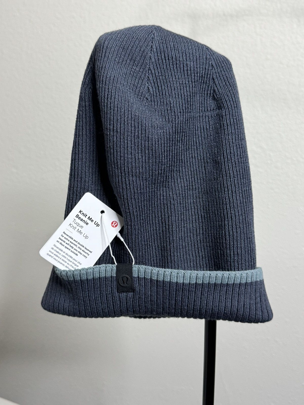 Lululemon Knit Me Up Beanie Reversible Black / Heathered Core Ultra Light Grey Unisex Utah Mammoth lululemon Heathered Gull Grey Close-Fit  main image 4