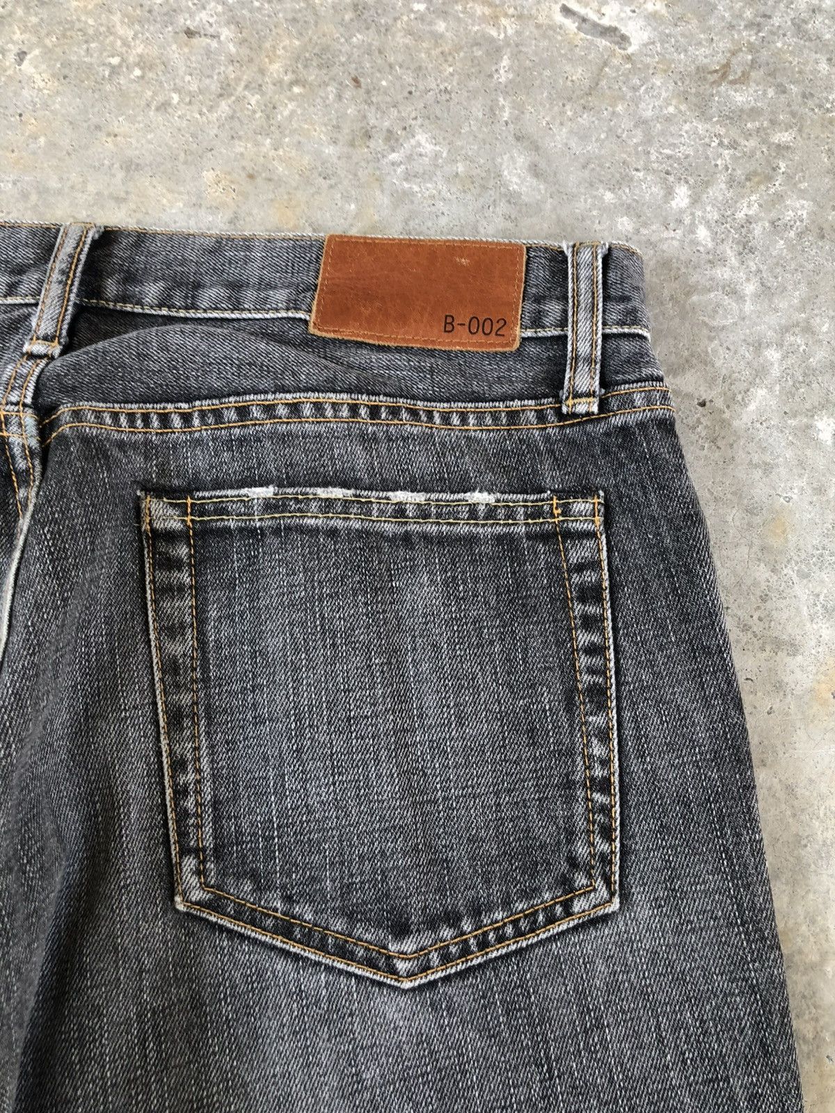 If Six Was Nine Japanese Uniqlo Flared Jeans Bootcut Distressed Jeans Size US 32 / EU 48 - 17 Thumbnail