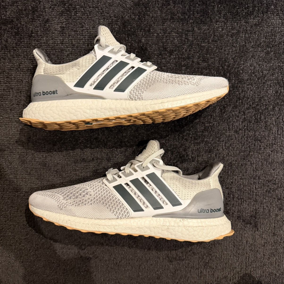 Adidas Adidas gray and black ultra boost Size US 10 / EU 43 - 2 Thumbnail