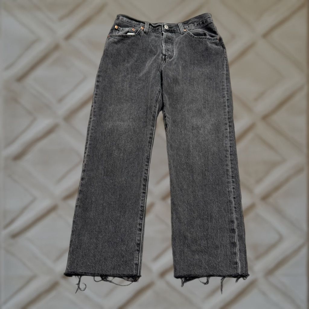 Levi's VINTAGE Levi's 501 Button Fly Denim Jeans Womens 31 Washed Black Straight Cotton Raw Hem Size 24" / US 00 / IT 34 - 1 Thumbnail