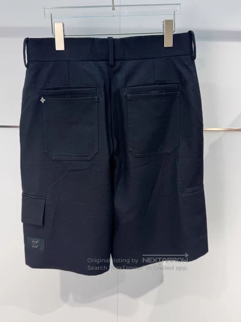 Louis Vuitton Louis Vuitton Solid color cargo shorts with metallic pocke Size 32" / US 10 / IT 46 - 2 Thumbnail