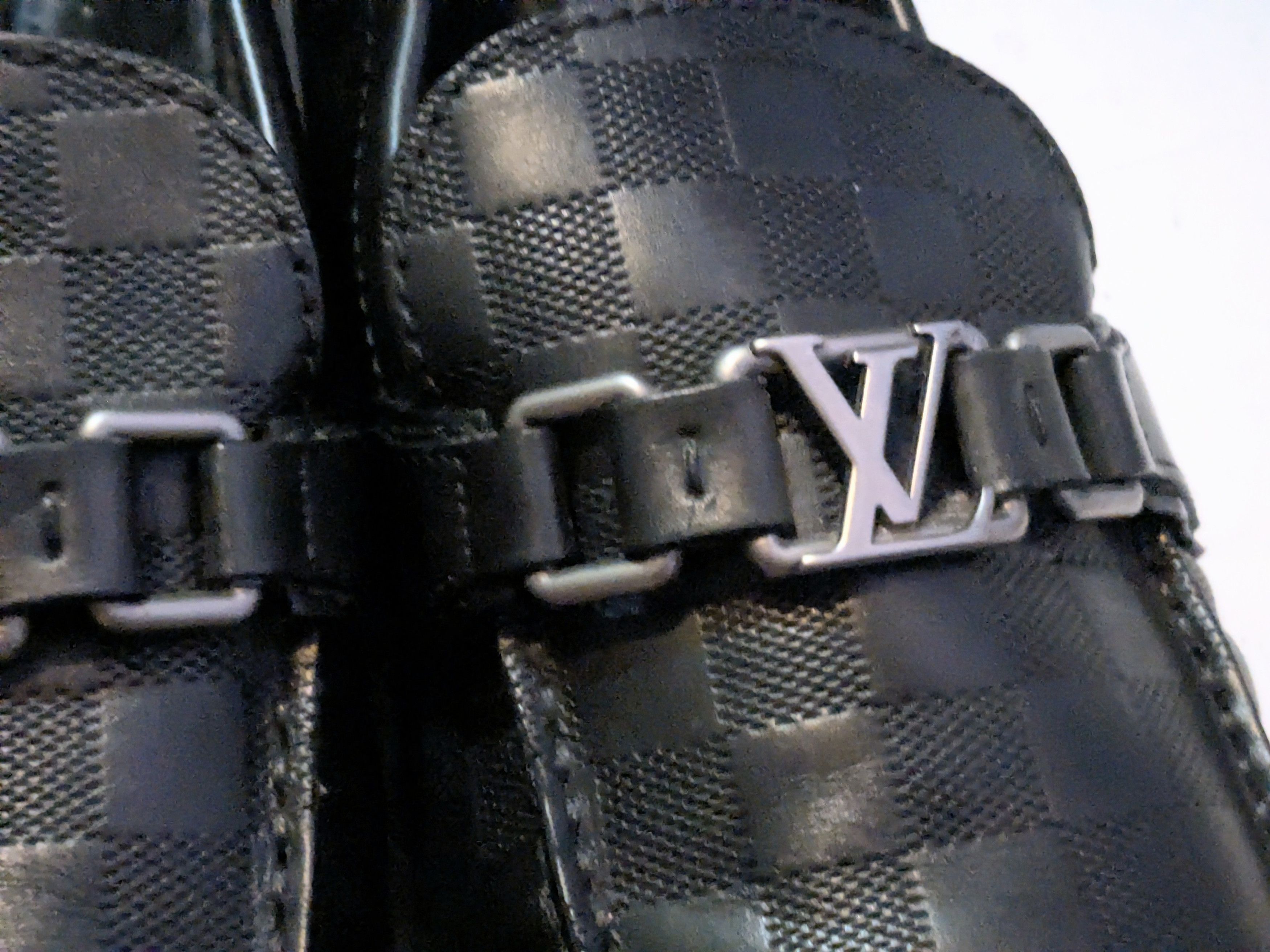Louis Vuitton Louis Vuitton Driving Loafers Black 11 Leather LV Buckle Size US 11 / EU 44 - 7 Thumbnail