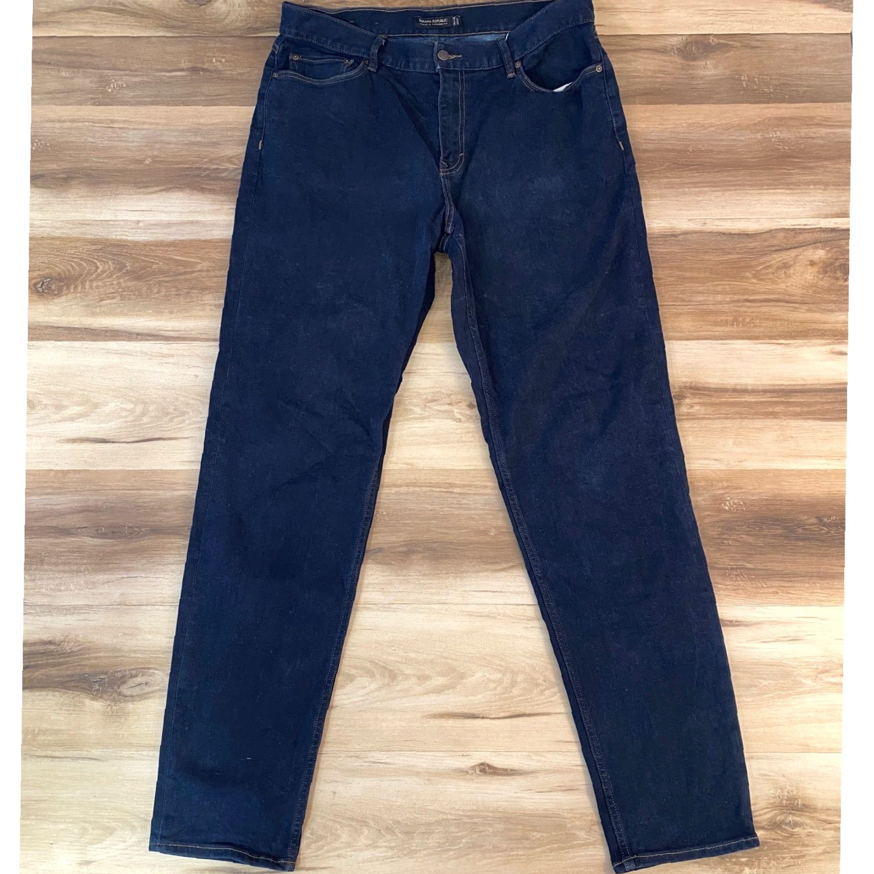 Banana Republic Banana Republic Jeans Mens 36x36 Athletic Tapered Dark Wash Denim Jeans Size US 36 / EU 52 - 2 Thumbnail