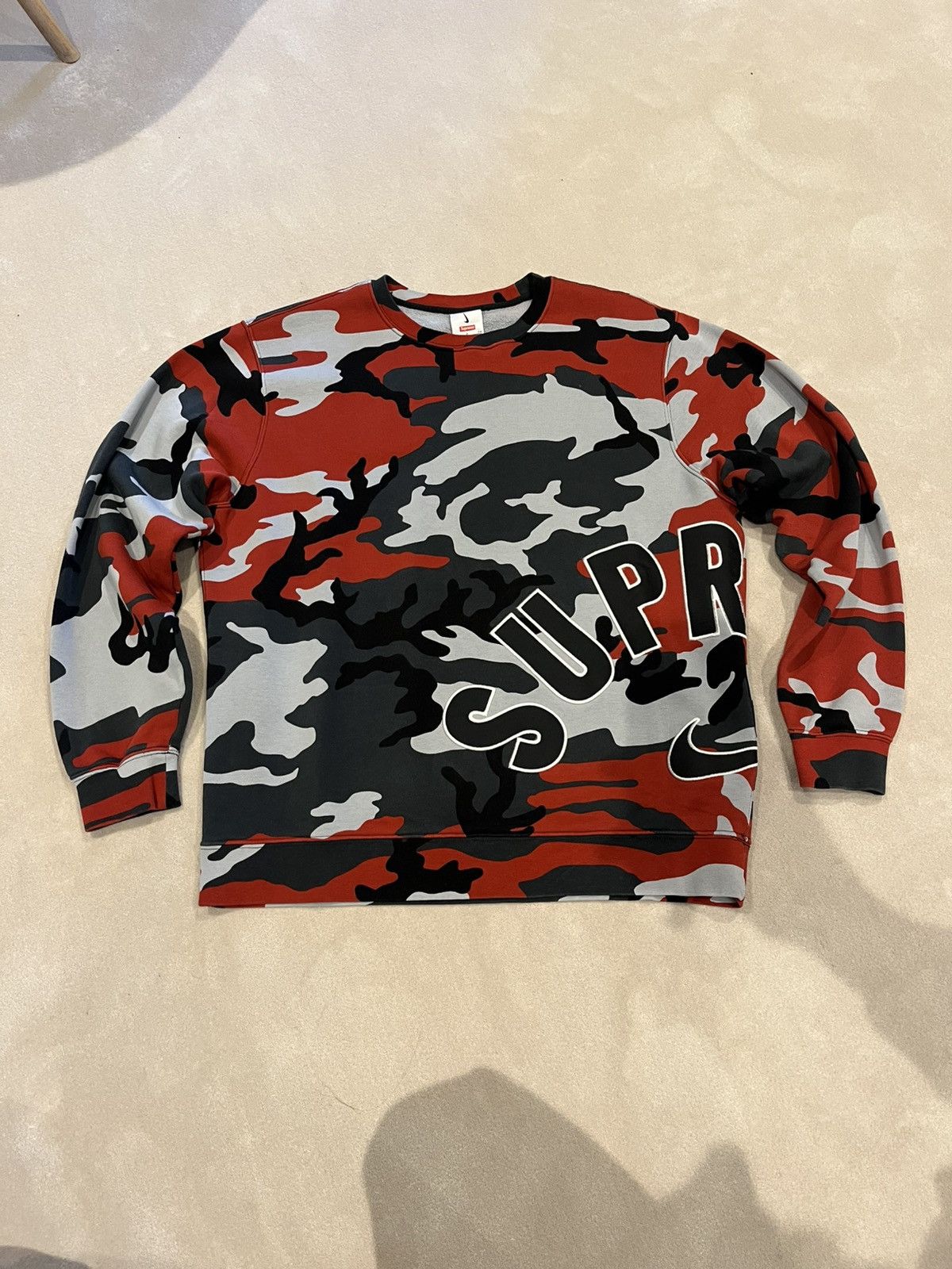 Nike × Supreme Supreme x Nike crew neck camo Size US S / EU 44-46 / 1 - 1 Thumbnail