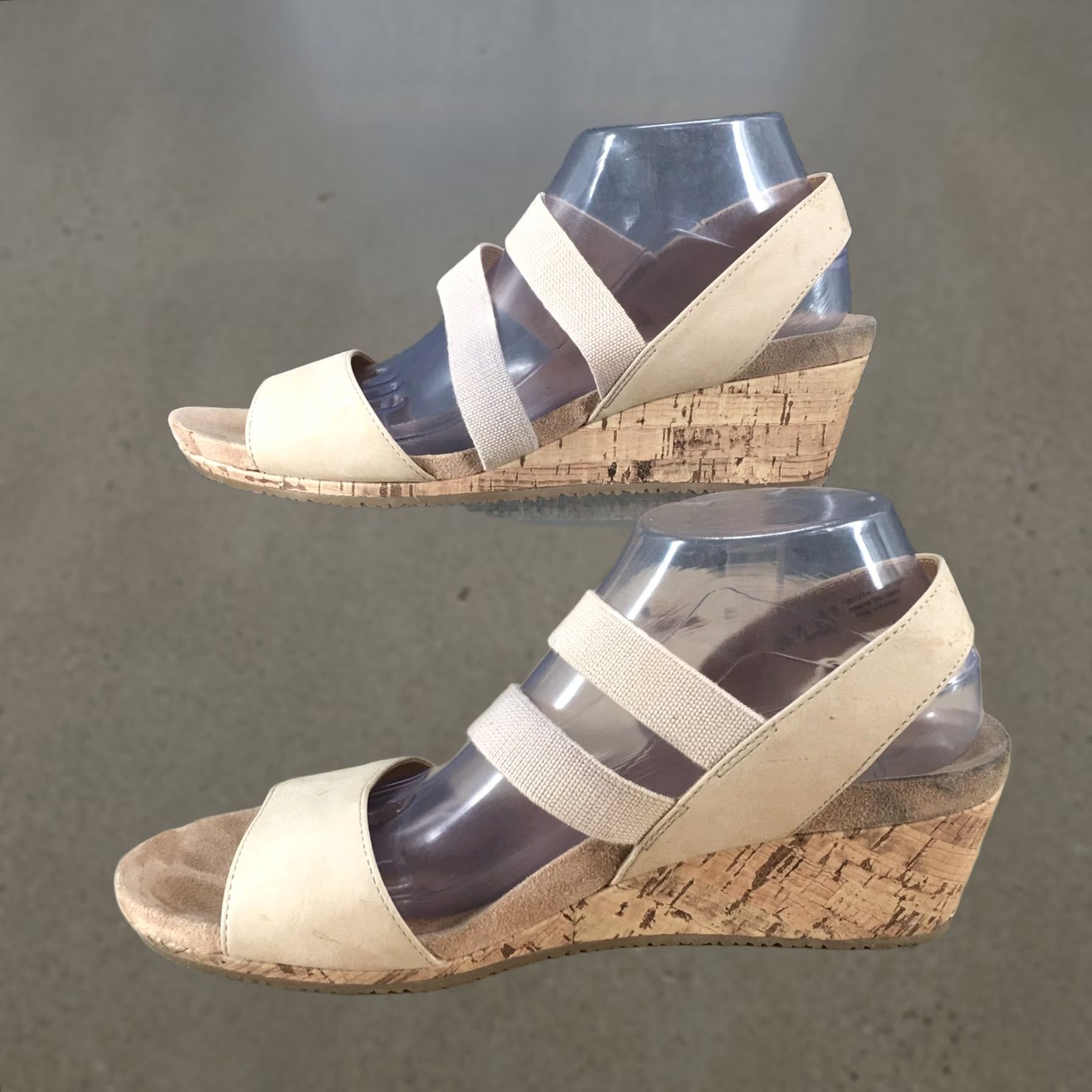 Vintage LifeStride Sandals Womens 9.5 M Marina Slingback Beige Fabric Casual Wedge Heels Size US 10 / IT 40 - 1 Thumbnail