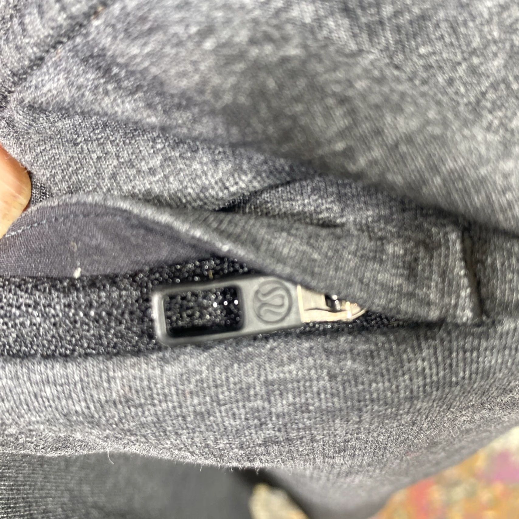 Lululemon Lululemon Shorts Mens M Gray 9 Inseam Athletic Gym Drawstring Stretch Lined Polyester Blend Regular Inseam 9 Size US 31 - 6 Thumbnail