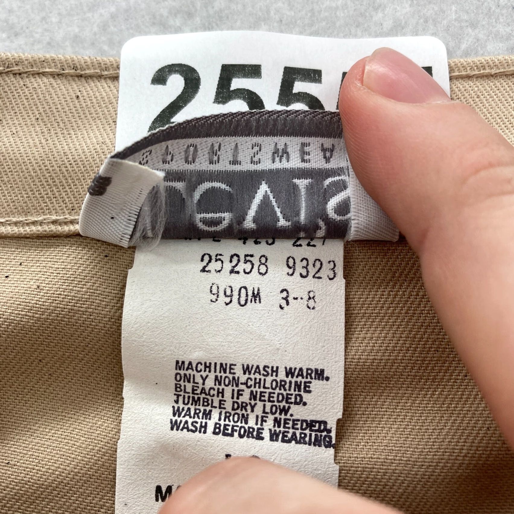 Levi's Levi's Sportswear Pants Women's 16 Khaki Beige Pleated Relaxed Taper NWT Jeans Pants Size 38" / US 16 / IT 52 - 7 Thumbnail