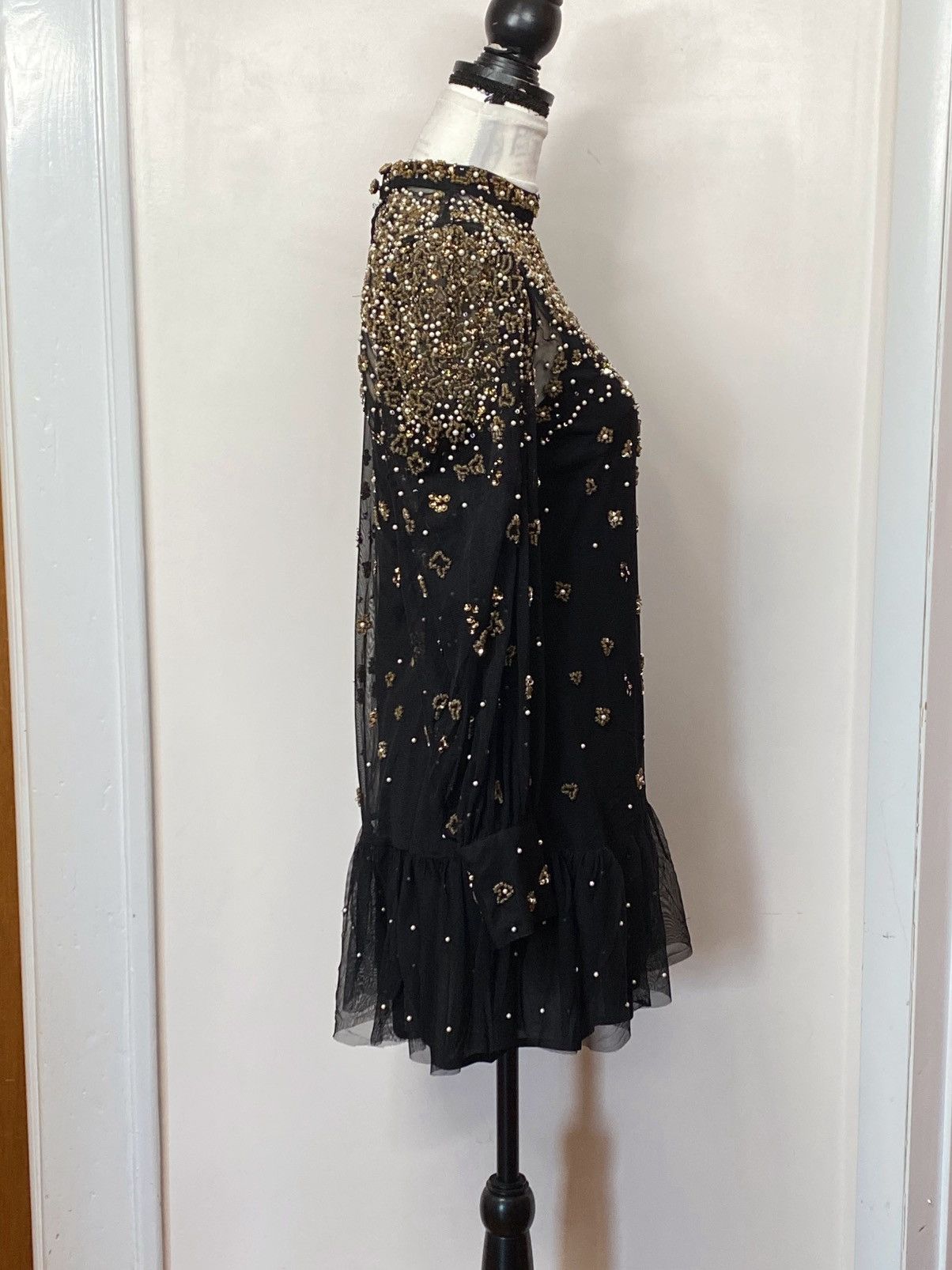 Farm Rio Farm Rio Embroidered Tulle Overlay Minidress size XS Size XS / US 0-2 / IT 36-38 - 9 Thumbnail