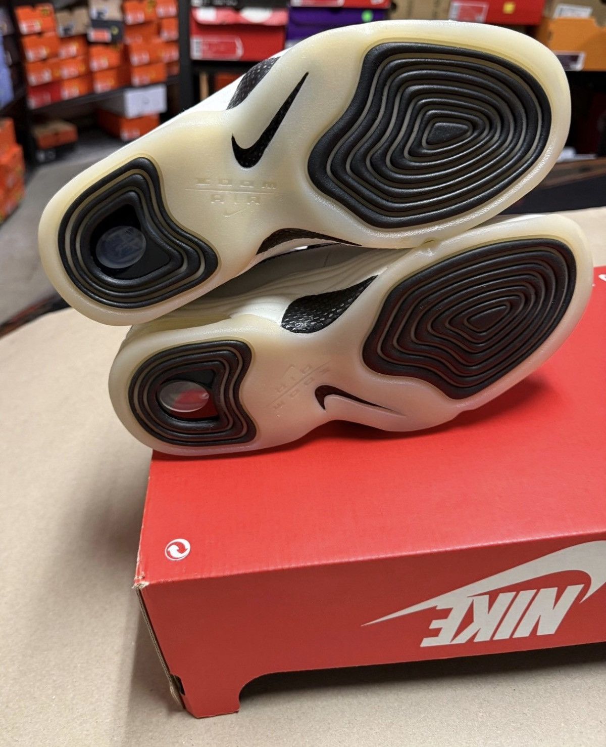 Nike Nike Air Penny II 2 Mens size 6.5 basketball Photon Dust NEW Size US 6.5 / EU 39-40 - 5 Thumbnail