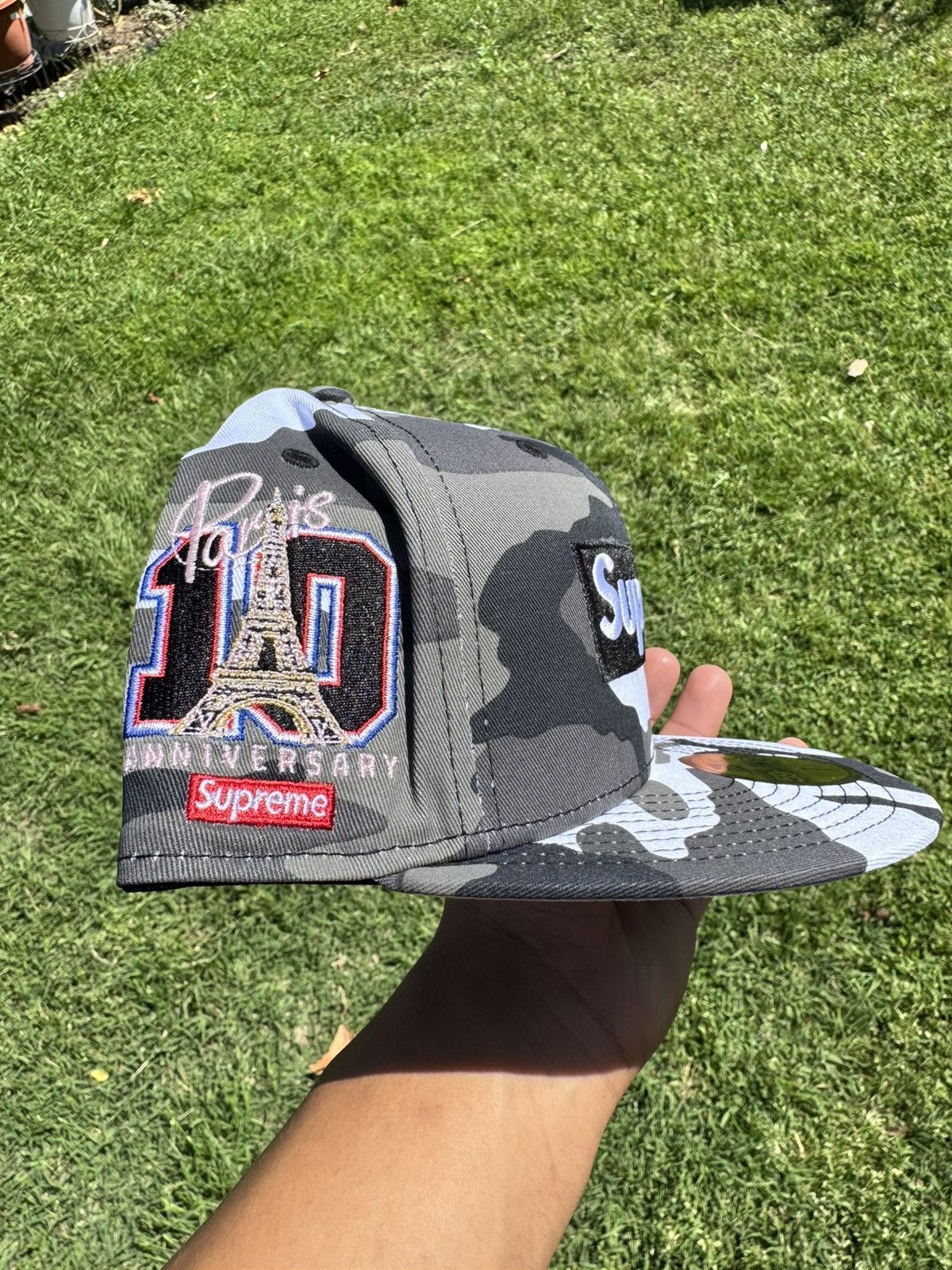 Supreme Shop Box Logo New Era Snow Camo (Size 7 1/8)