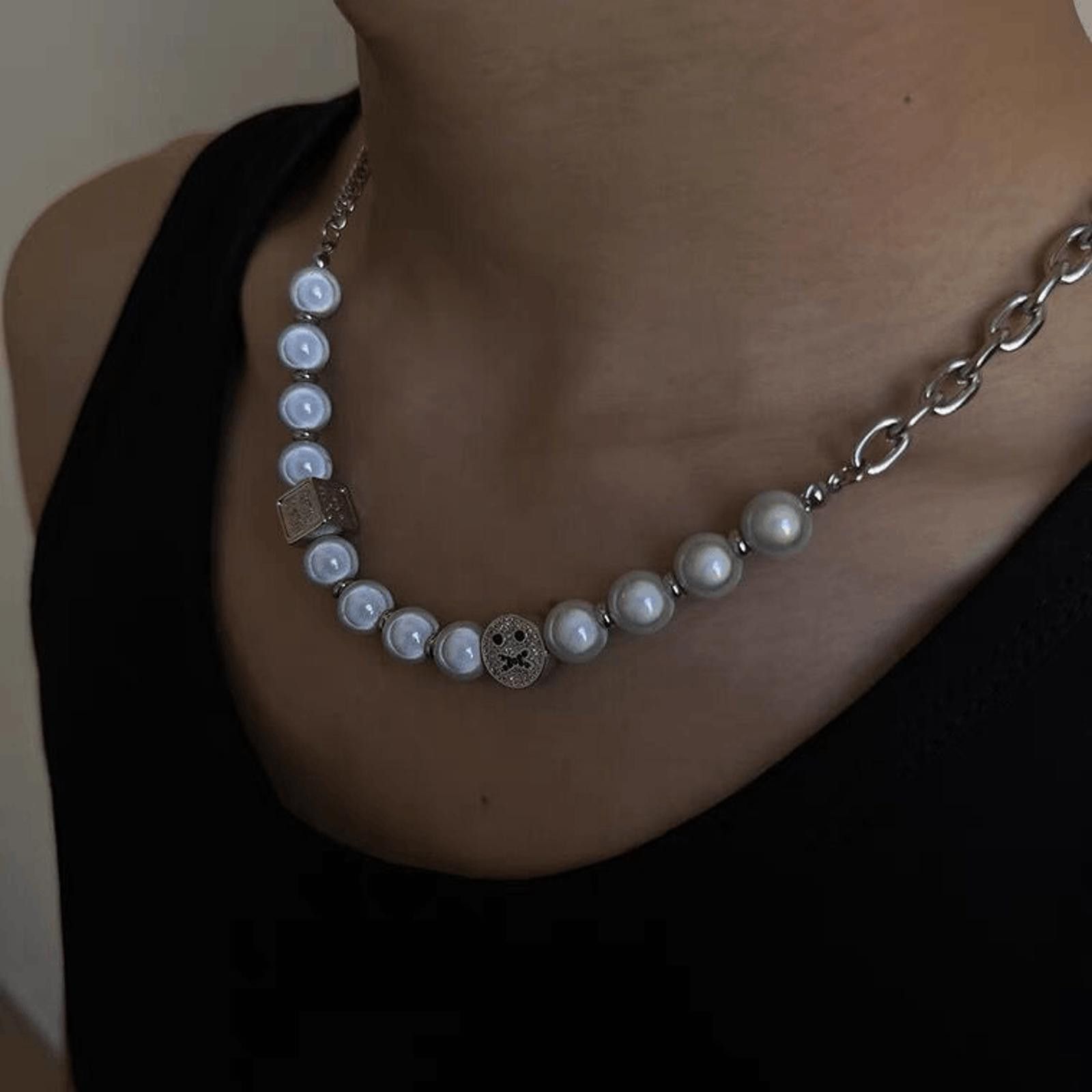 Jewelry Smiley Pearl Reflective Choker Necklace Size ONE SIZE - 1 Thumbnail
