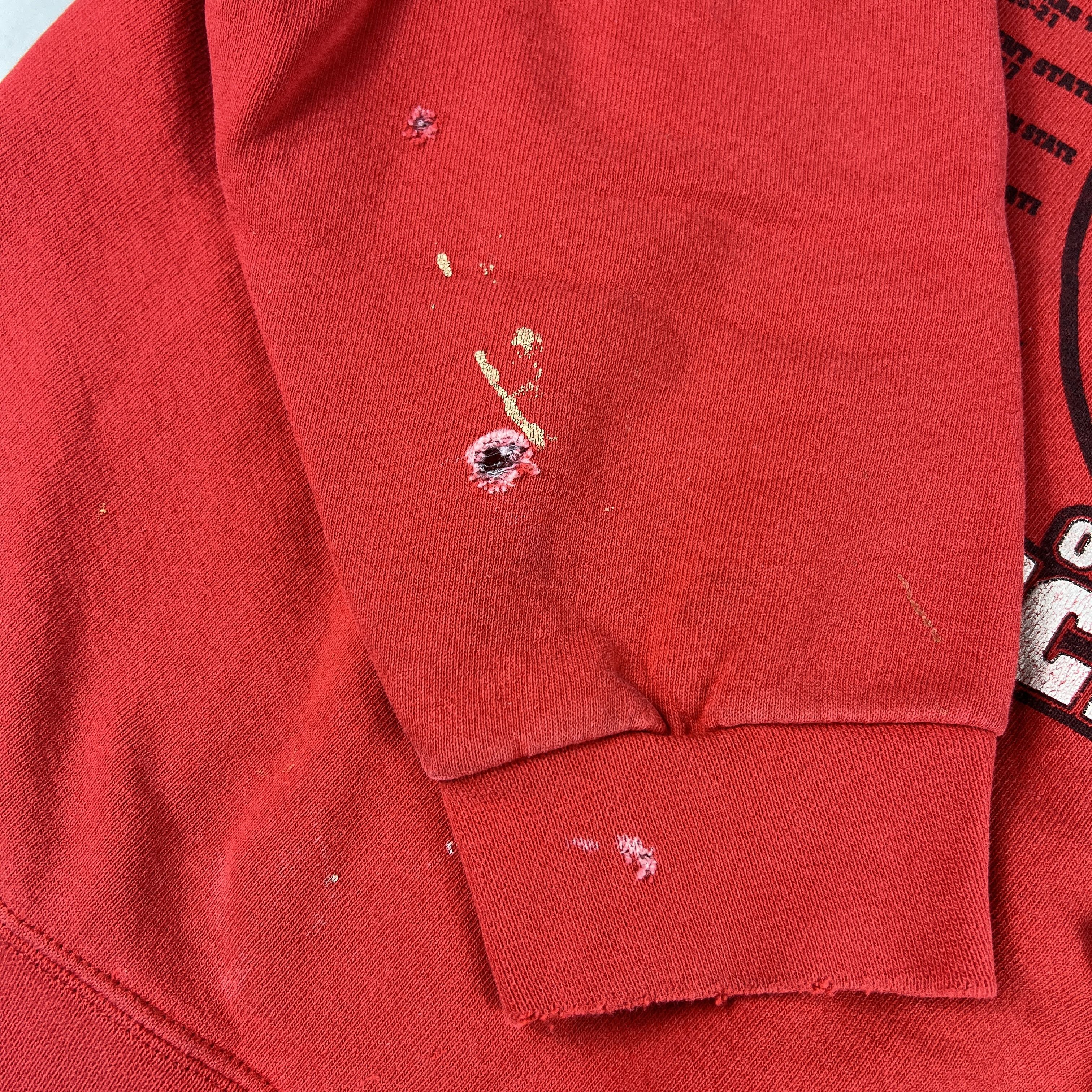 Fruit Of The Loom × NCAA × Vintage Y2K Ohio State Buckeyes Sweatshirt Red Thrashed Crewneck Size US XL / EU 56 / 4 - 2 Thumbnail