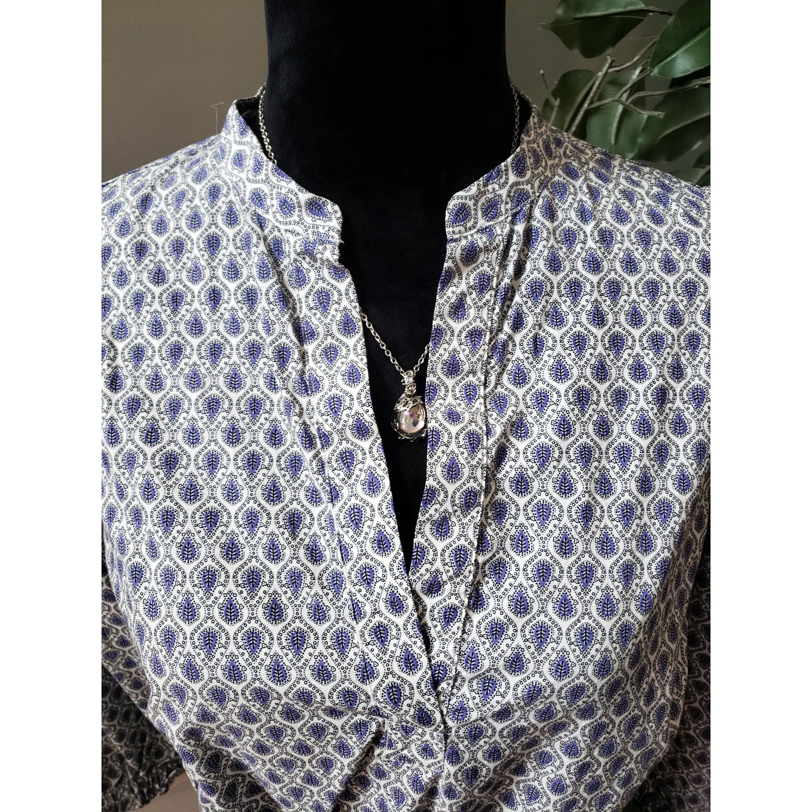 Ann Taylor Ann Taylor Blouse Women XXS Purple White Smocked Waist Top Size S / US 4 / IT 40 - 3 Thumbnail