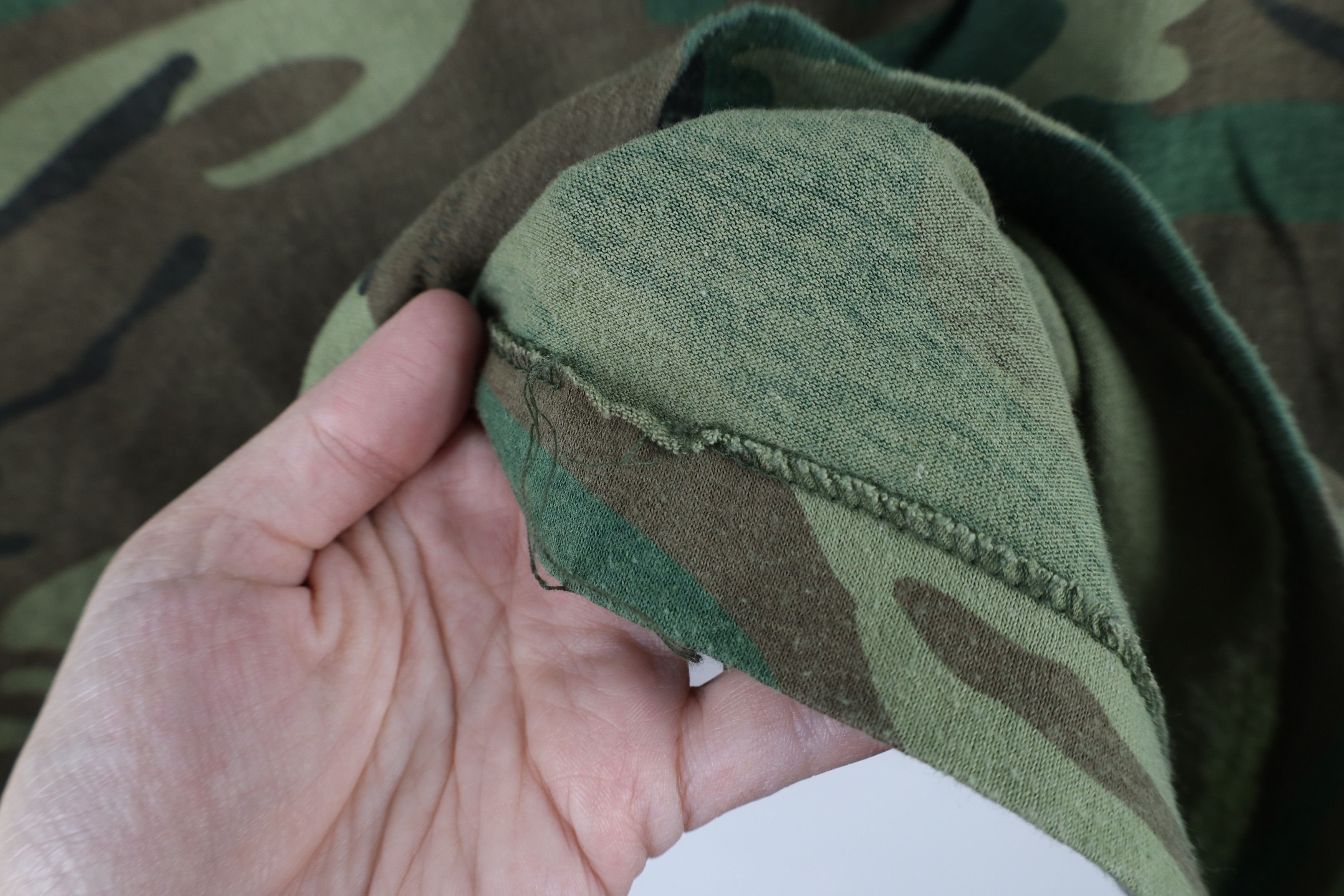 Vintage Vintage 90s Streetwear Spell Out Jeep Camouflage T-Shirt USA Size US L / EU 52-54 / 3 - 7 Thumbnail